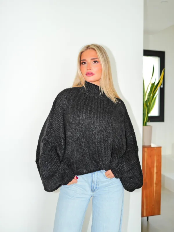 Jersey punto oversize negro sold by Sorellas