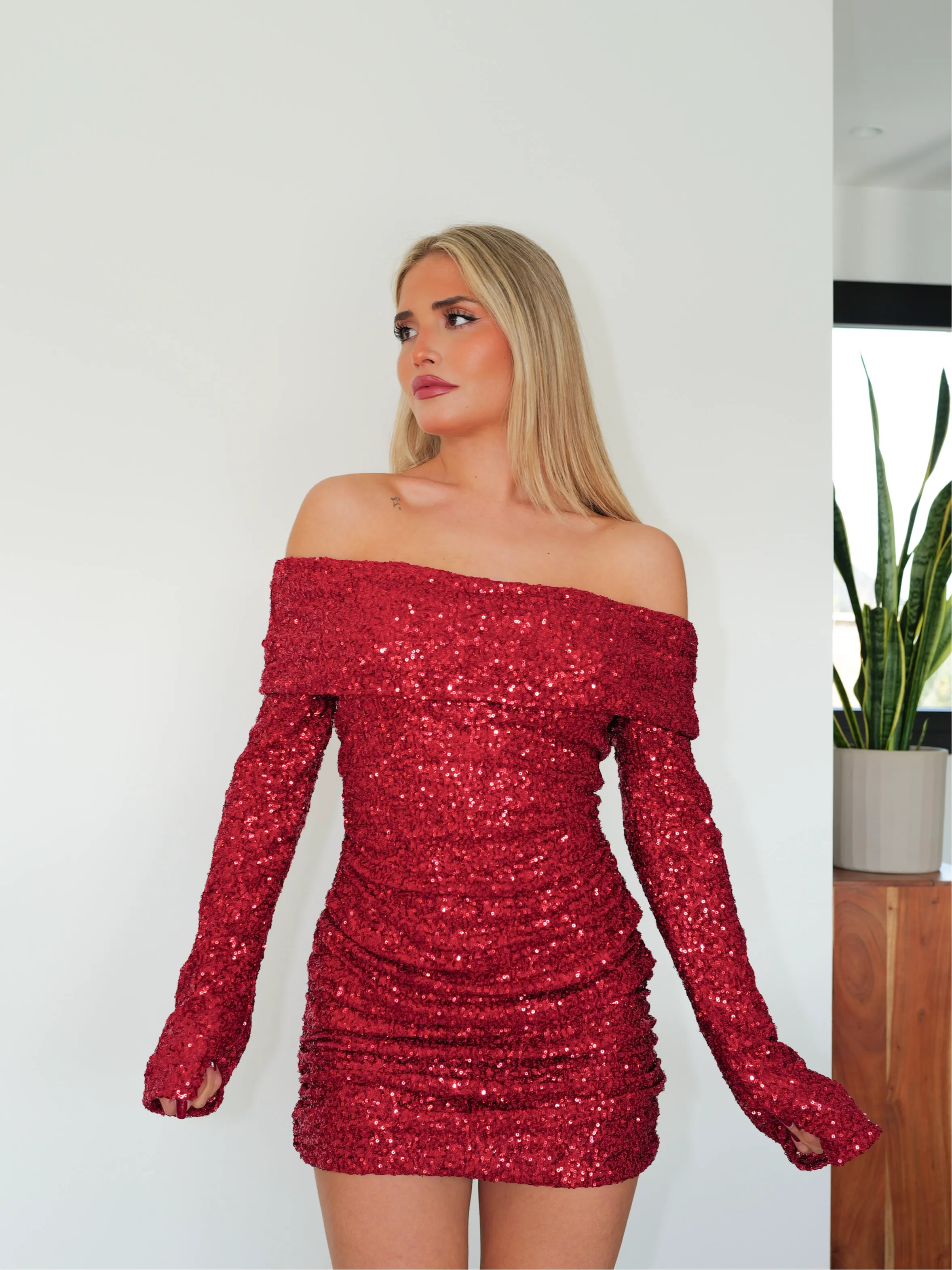 Vestido bardot glitter rojo sold by Sorellas