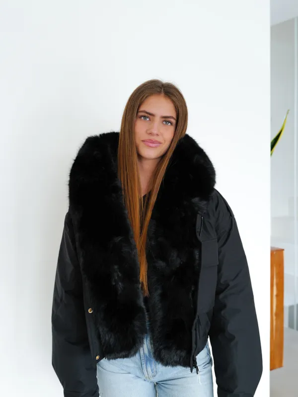 Chaqueta bomber pelo negro sold by Sorellas