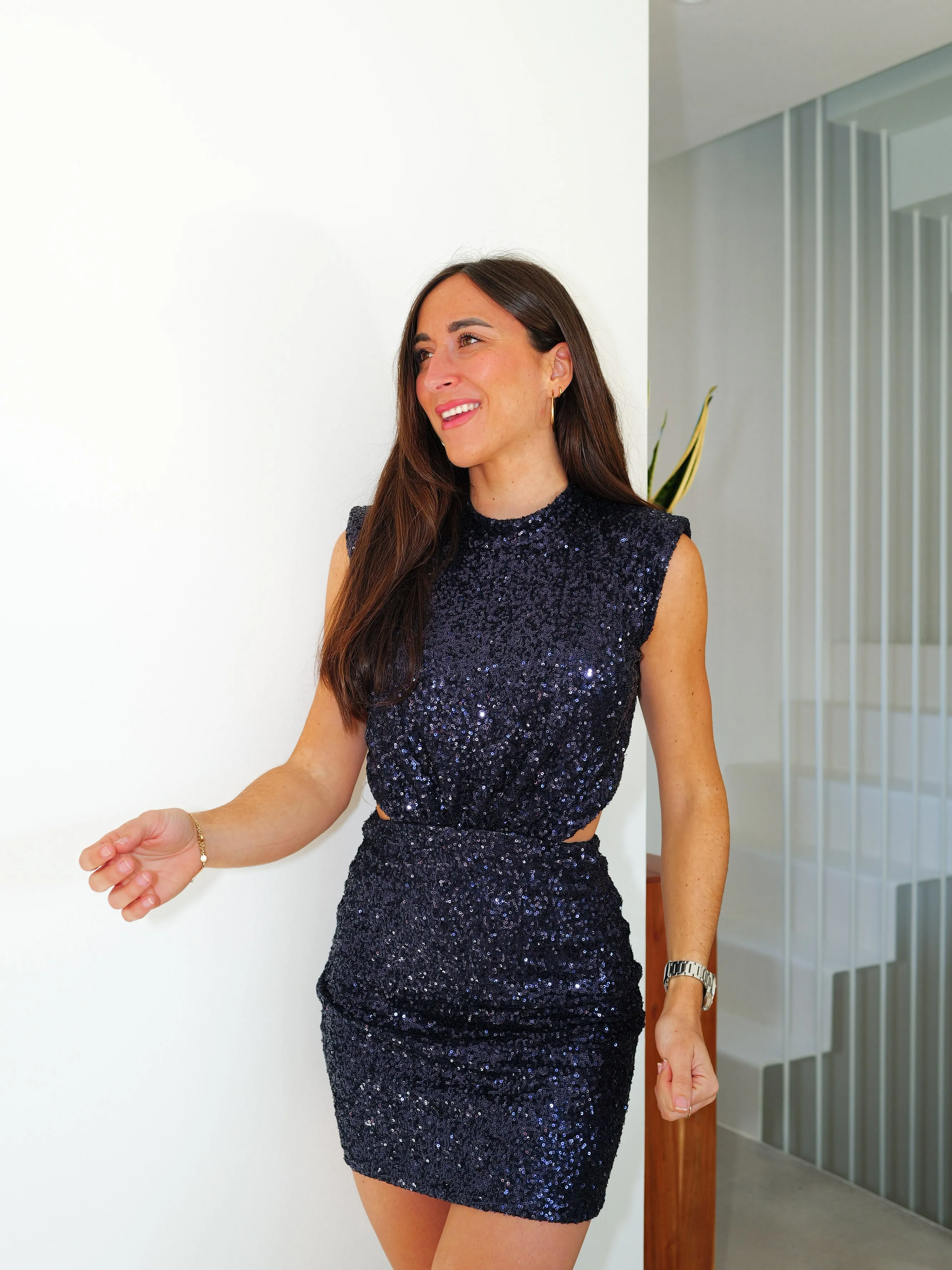 Vestido hombreras espalda glitter marino sold by Sorellas product image thumbnail 3