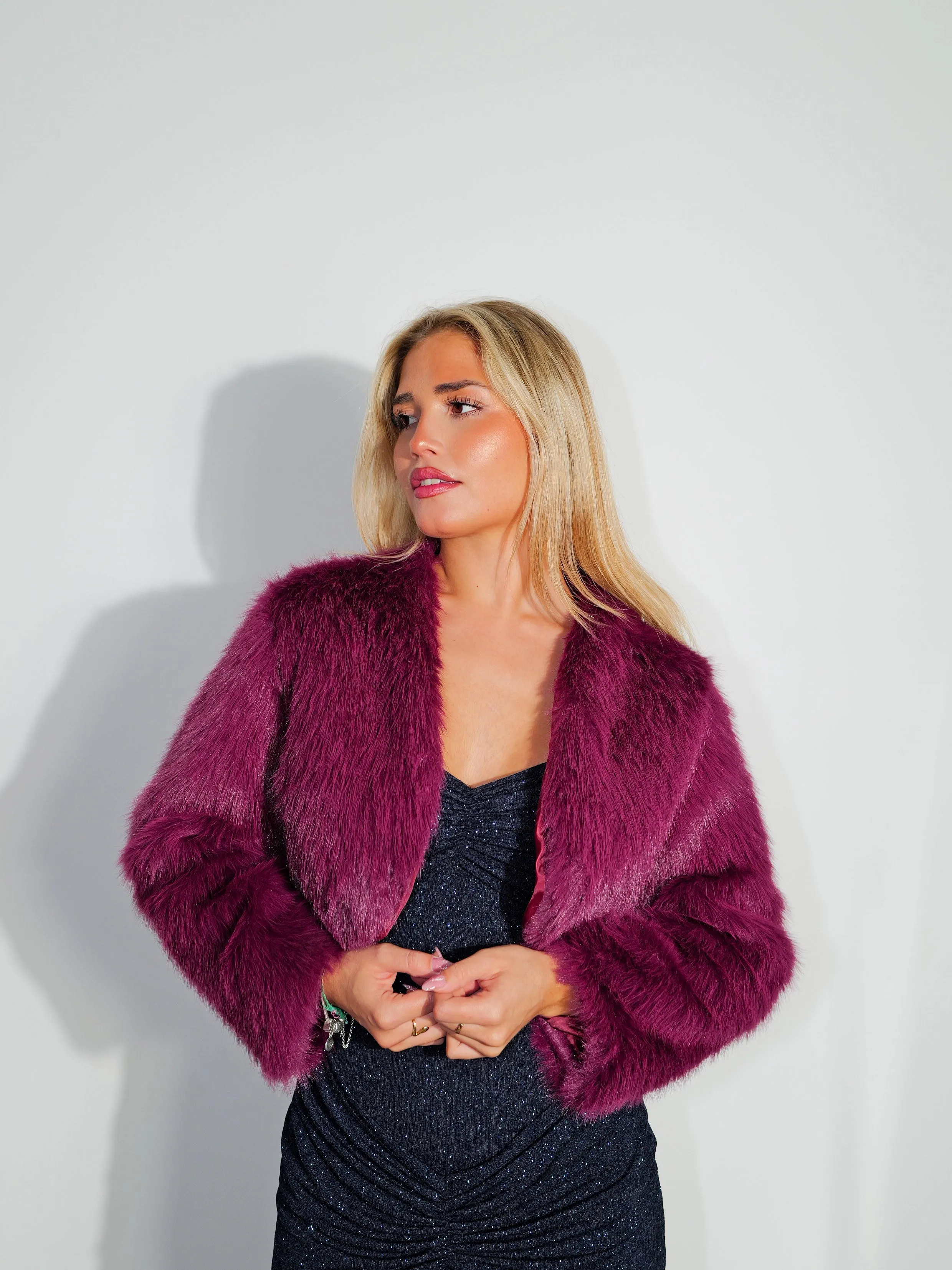 Chaqueta mini pelo berenjena sold by Sorellas product image thumbnail 4