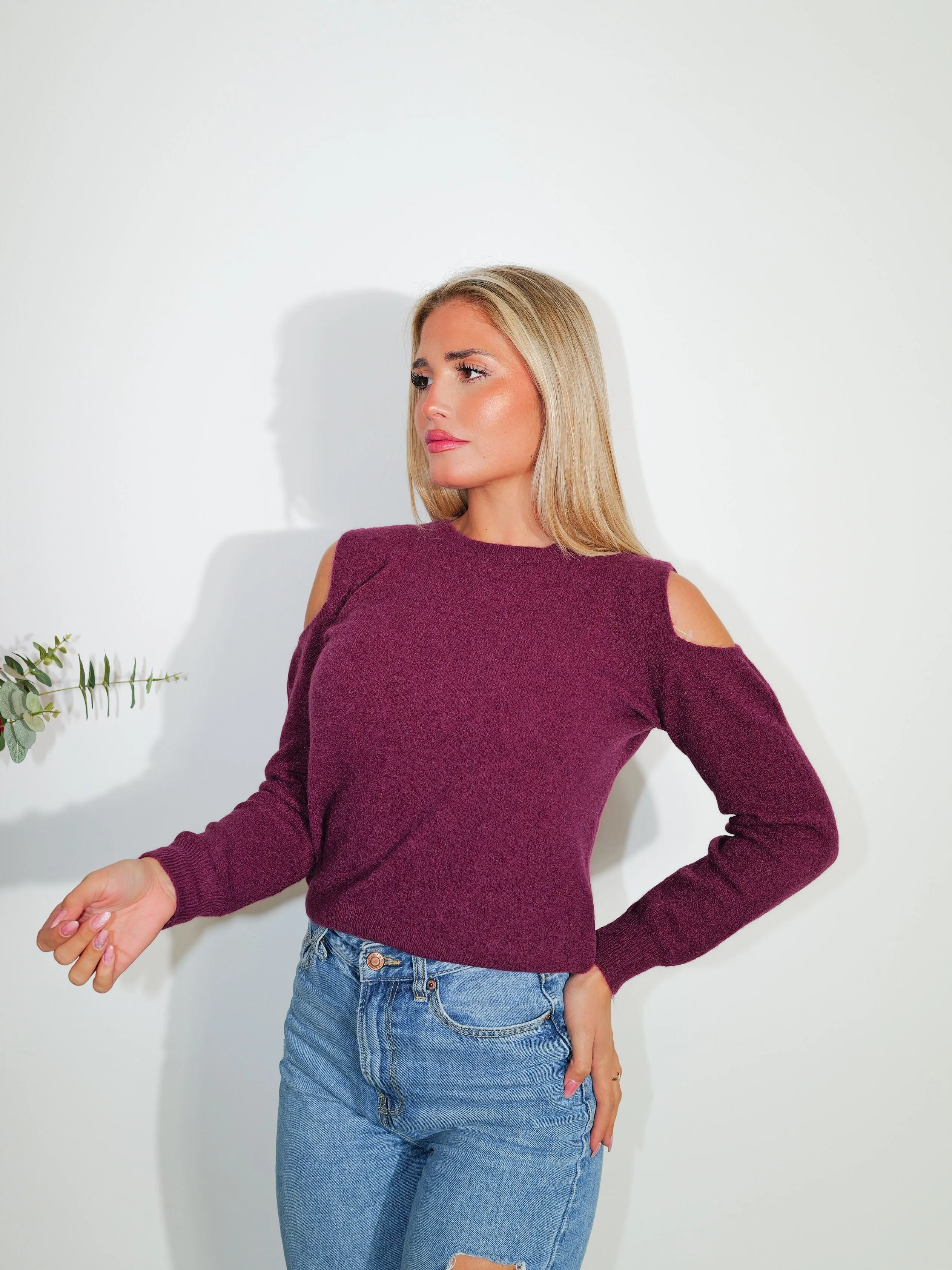 Jersey hombros cuello redondo berenjena sold by Sorellas product image thumbnail 3