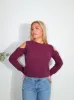 Jersey hombros cuello redondo berenjena sold by Sorellas