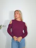 Jersey hombros cuello redondo berenjena sold by Sorellas