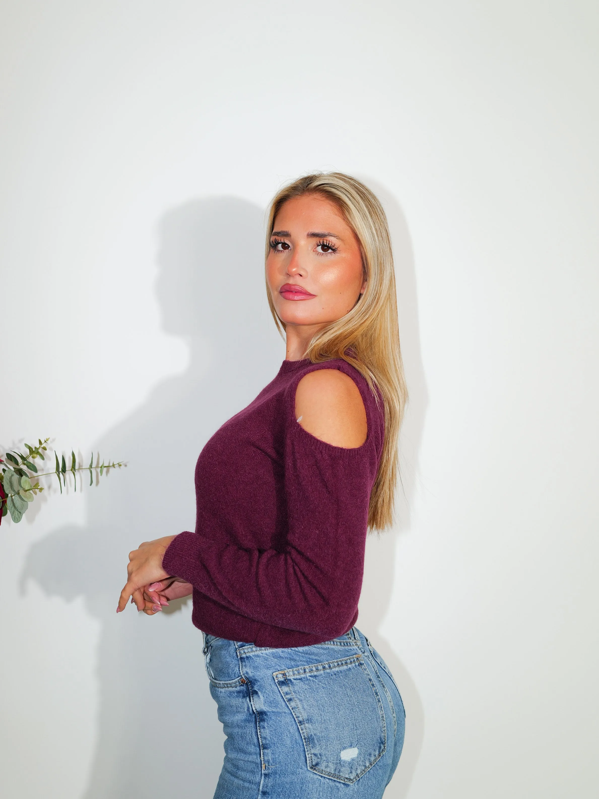 Jersey hombros cuello redondo berenjena sold by Sorellas product image thumbnail 4