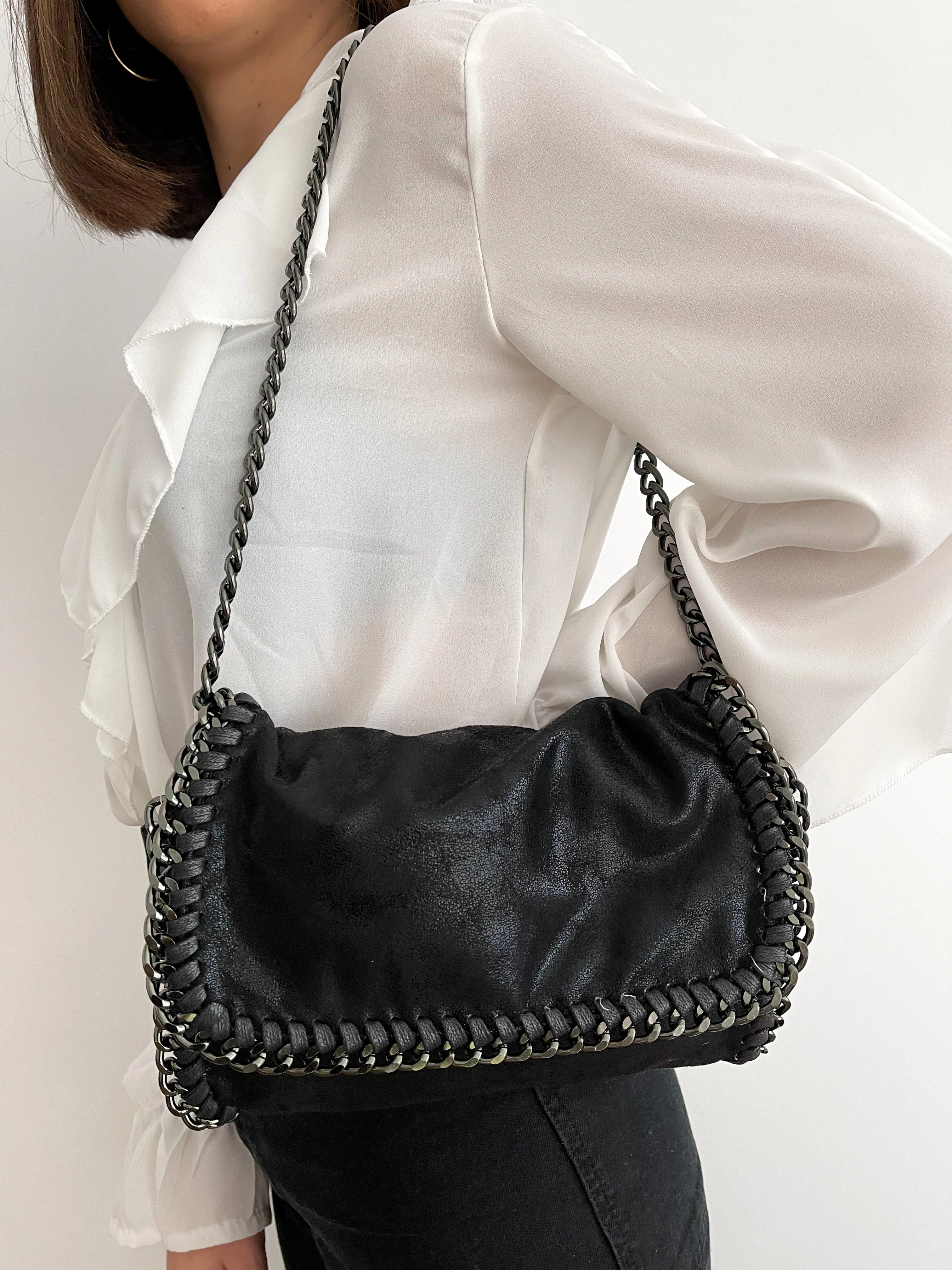 Bolso midi cadenas negro sold by Sorellas product image thumbnail 2