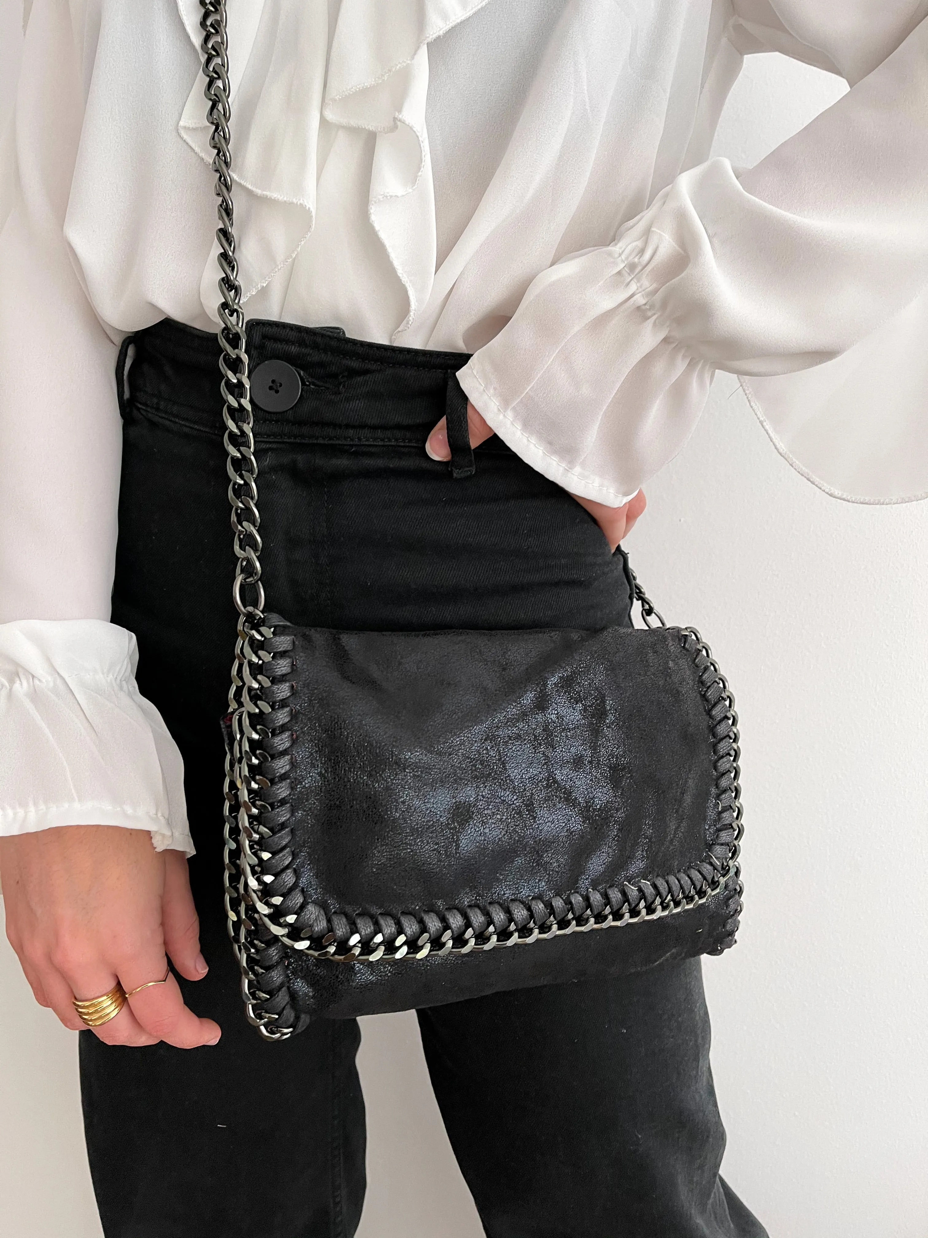 Bolso midi cadenas negro sold by Sorellas product image thumbnail 3