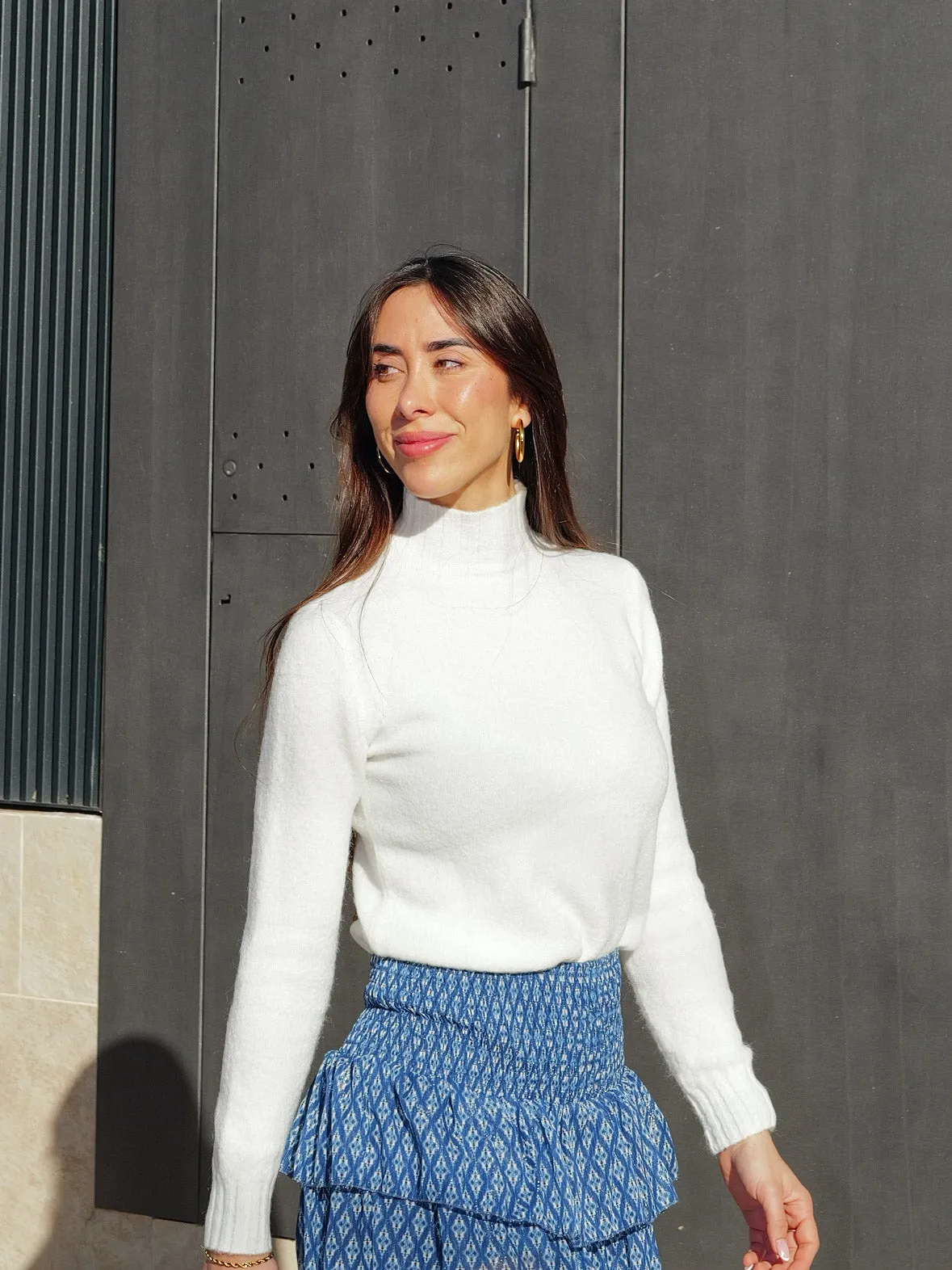 Jersey liso cuello cisne blanco sold by Sorellas