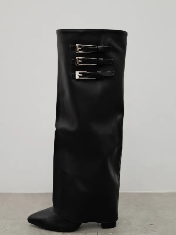 Bota tacón lisa hebillas negra sold by Sorellas