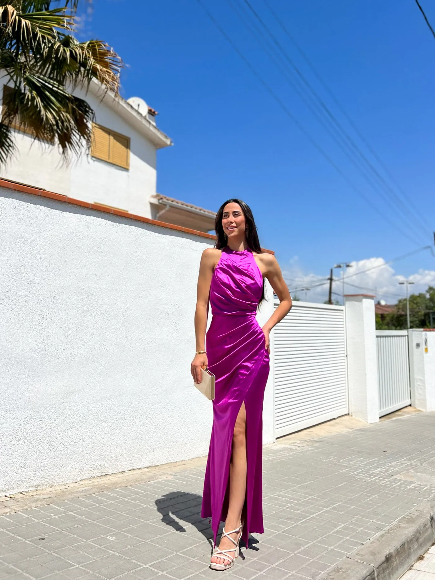 Vestido largo halter drapeado amarena sold by Sorellas product image thumbnail 4