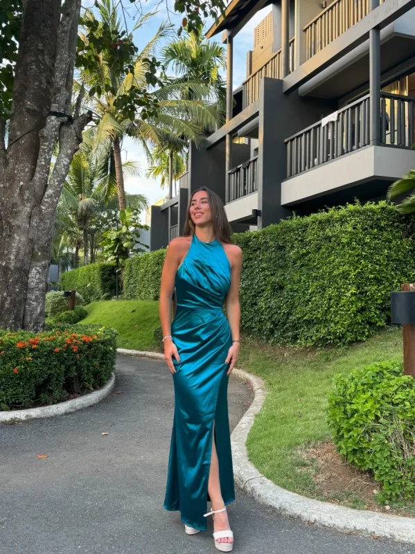 Vestido largo halter drapeado petróleo sold by Sorellas