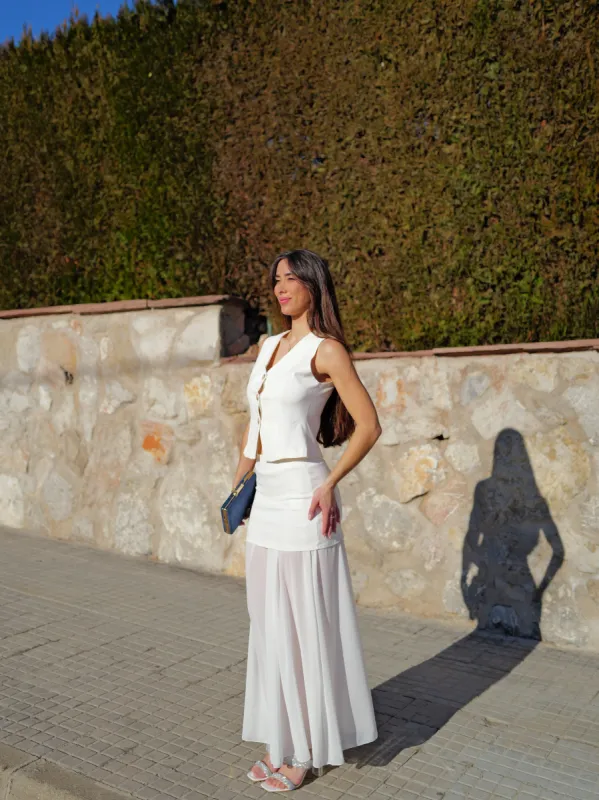 Conjunto tulle vuelo blanco sold by Sorellas