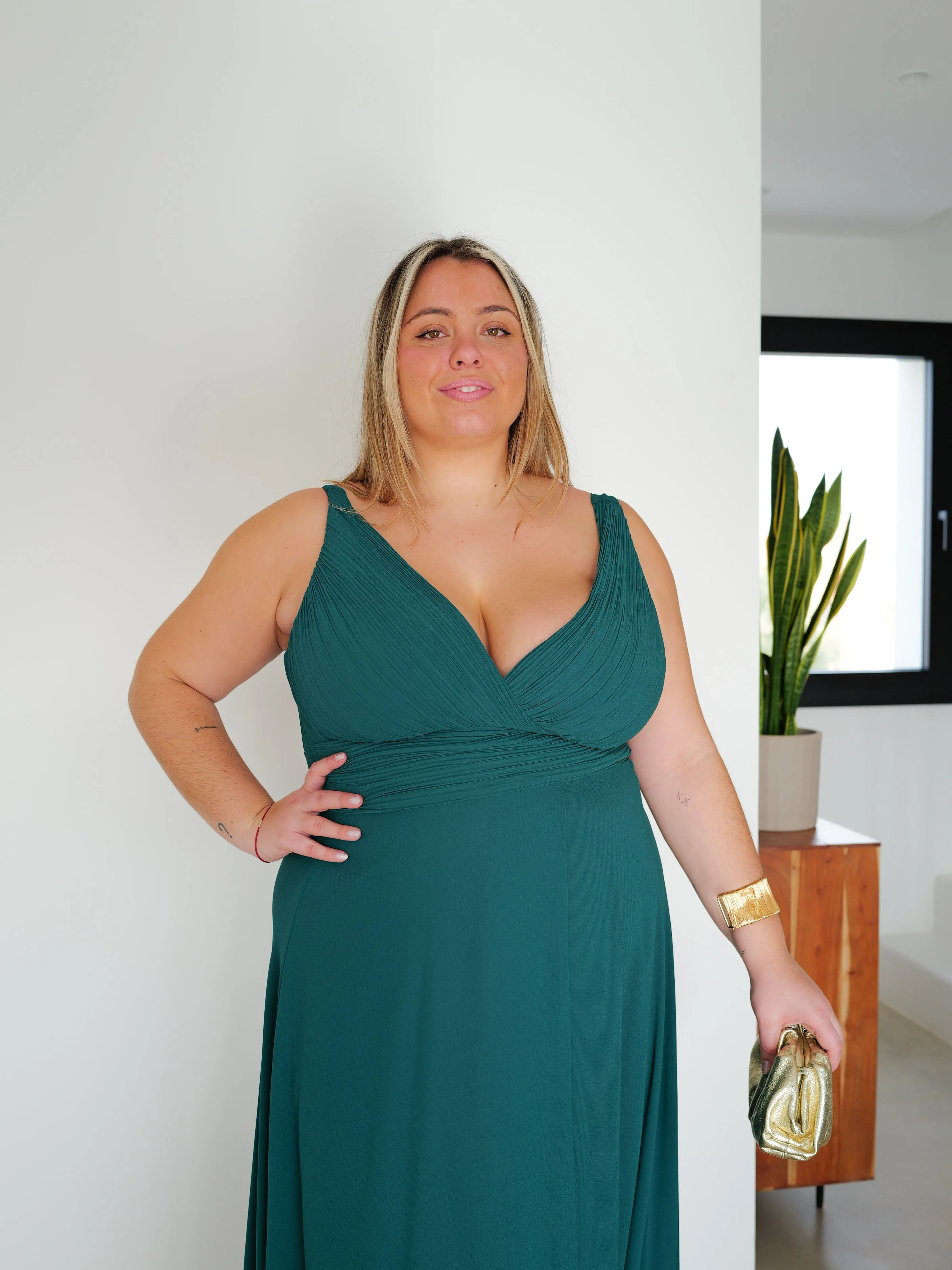 Vestido largo escote pico drapeado botella sold by Sorellas product image thumbnail 5