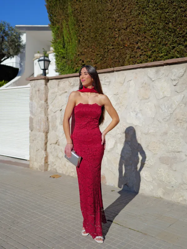 Vestido encaje choker burdeos sold by Sorellas