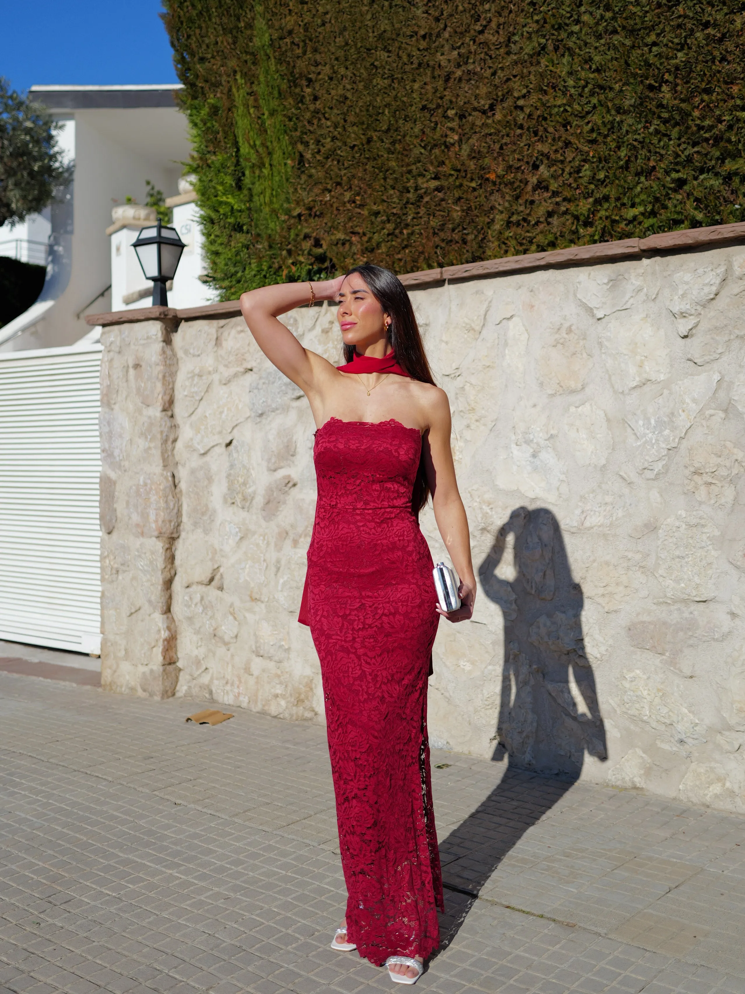 Vestido encaje choker burdeos sold by Sorellas product image thumbnail 2