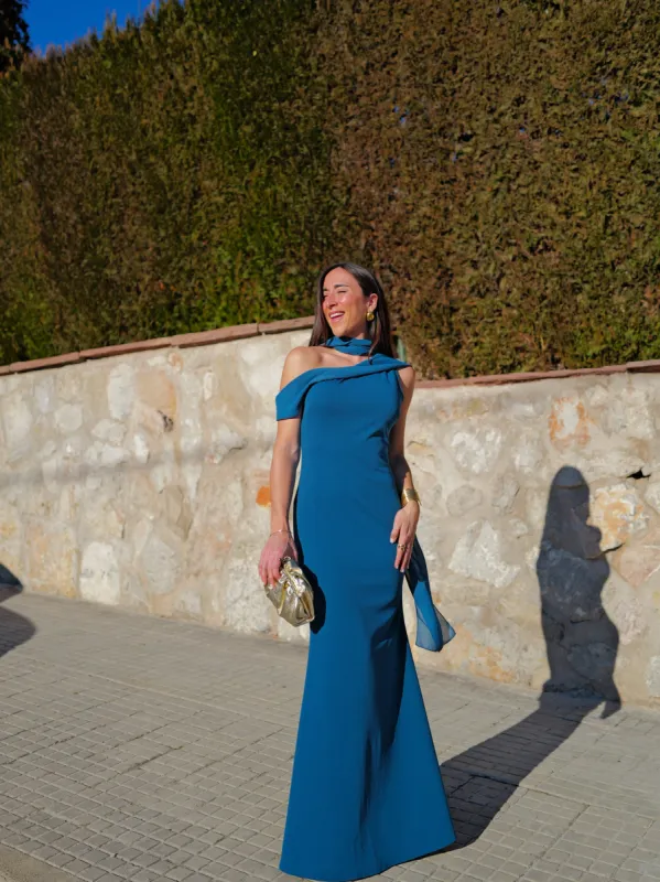 Vestido largo asimétrico gasa petróleo sold by Sorellas