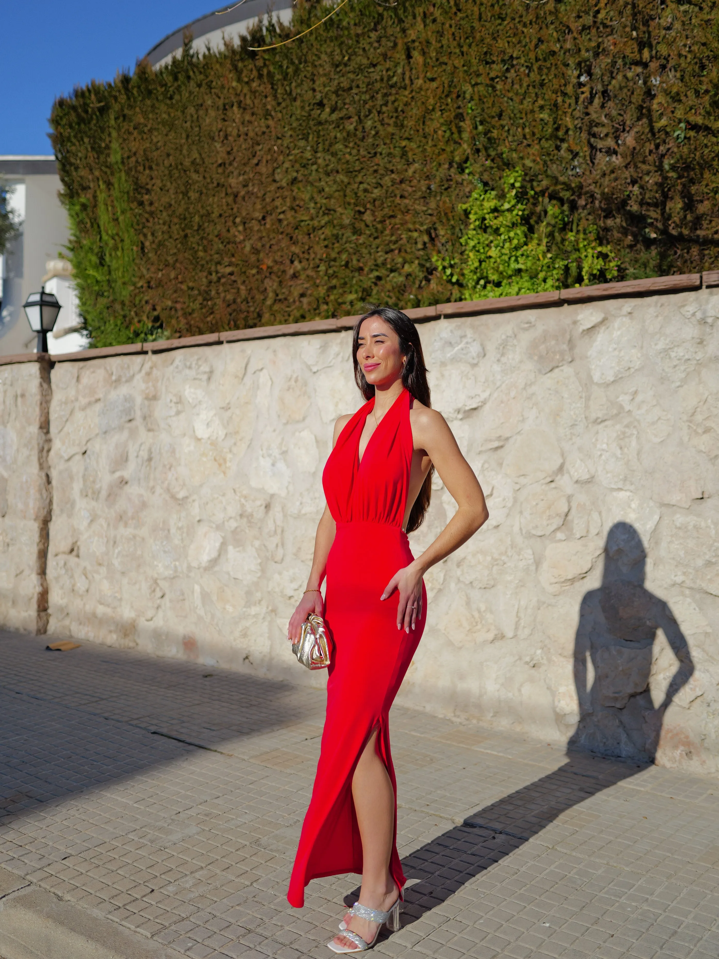Vestido largo halter cascada rojo sold by Sorellas product image thumbnail 2