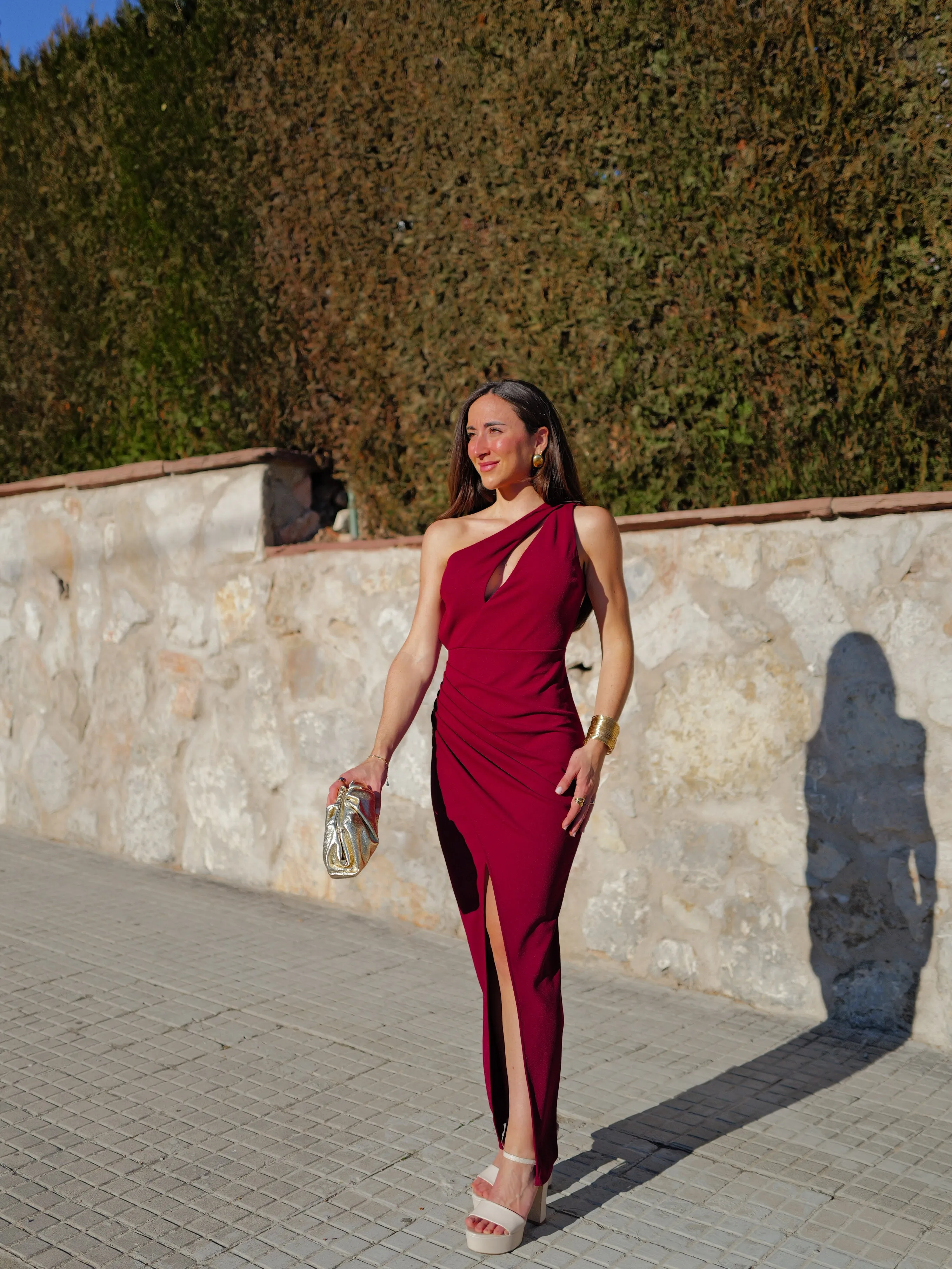 Vestido midi asimétrico vino sold by Sorellas product image thumbnail 3