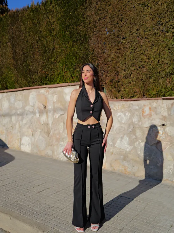 Conjunto largo botones negro sold by Sorellas