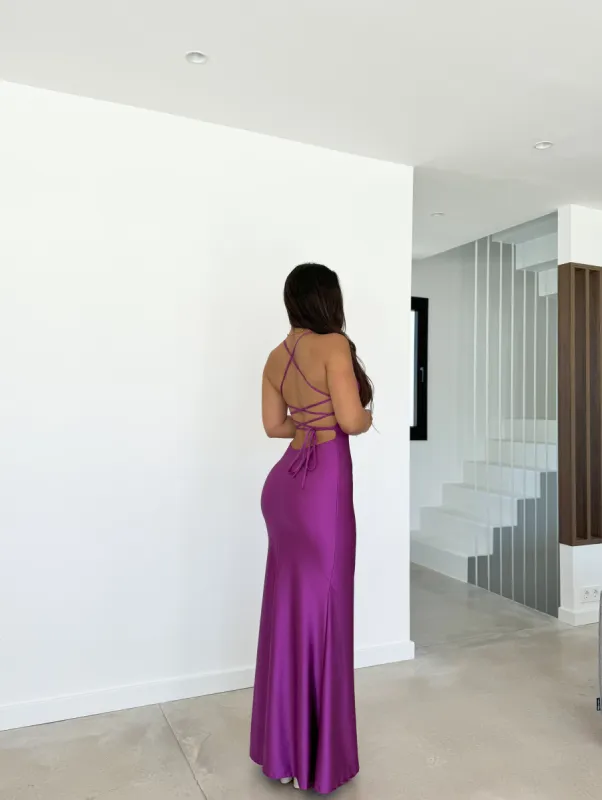 Vestido pico satin entrelazado amarena sold by Sorellas