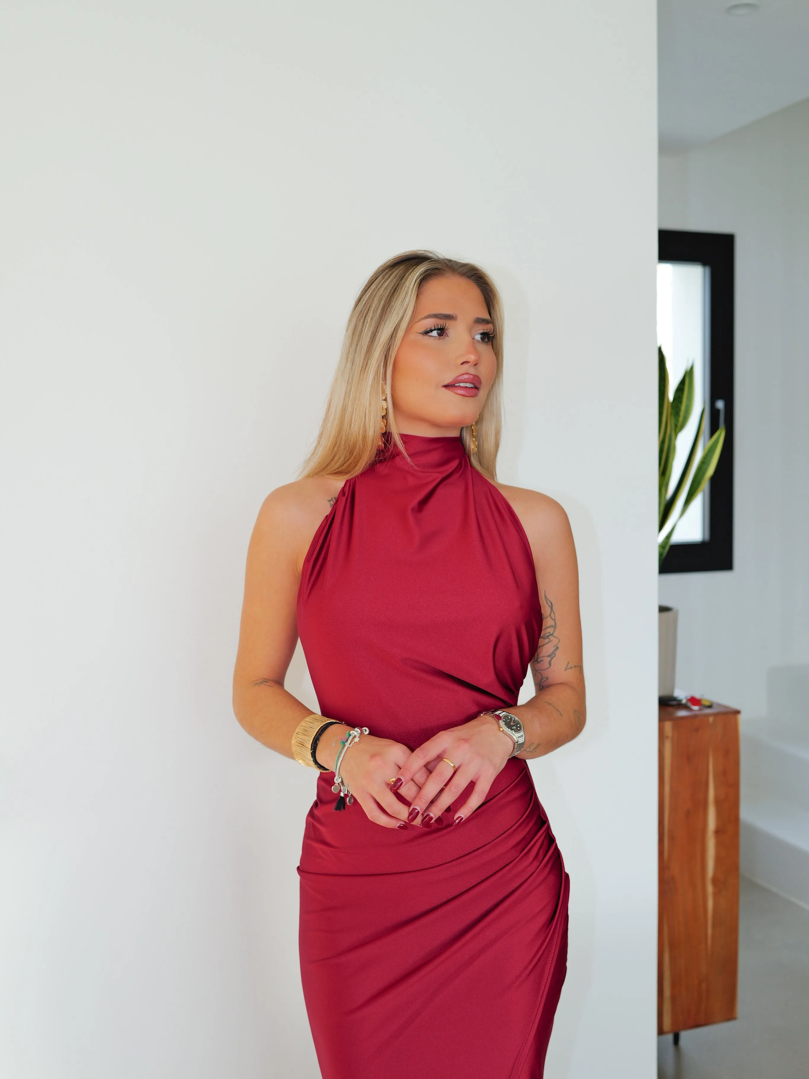 Vestido halter espalda lazo burdeos sold by Sorellas product image thumbnail 3