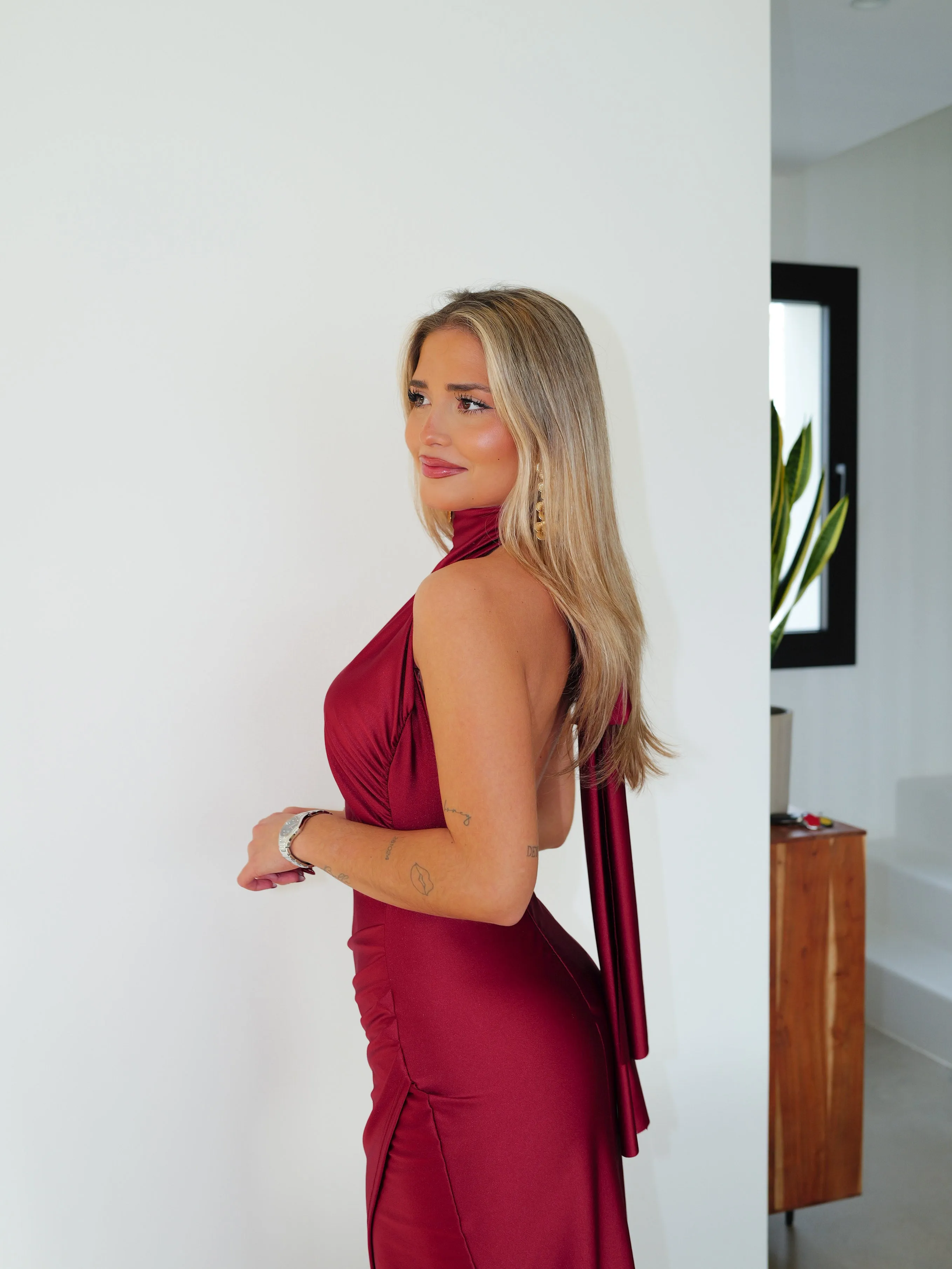 Vestido halter espalda lazo burdeos sold by Sorellas product image thumbnail 2