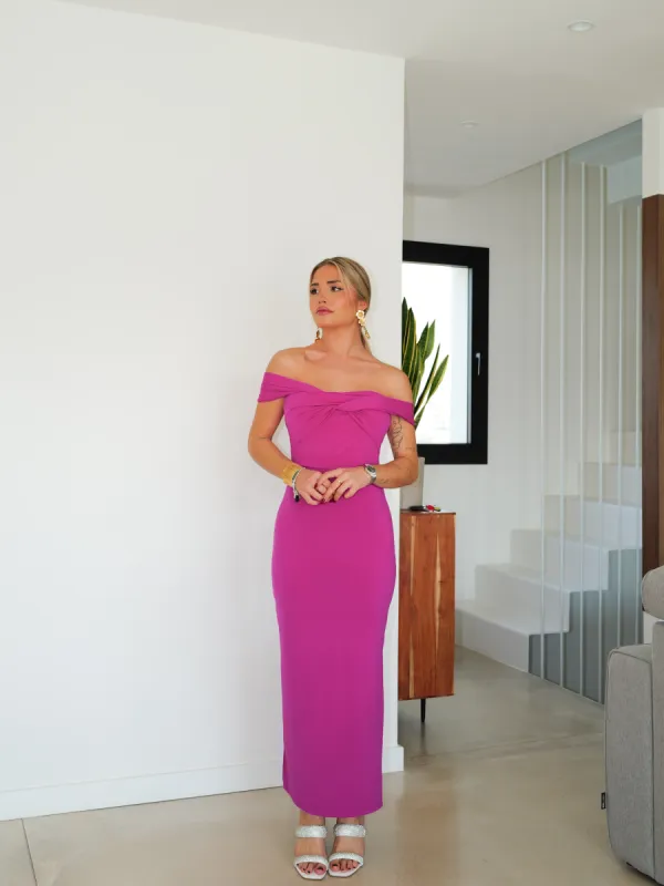 Vestido midi barco cruzado amarena sold by Sorellas