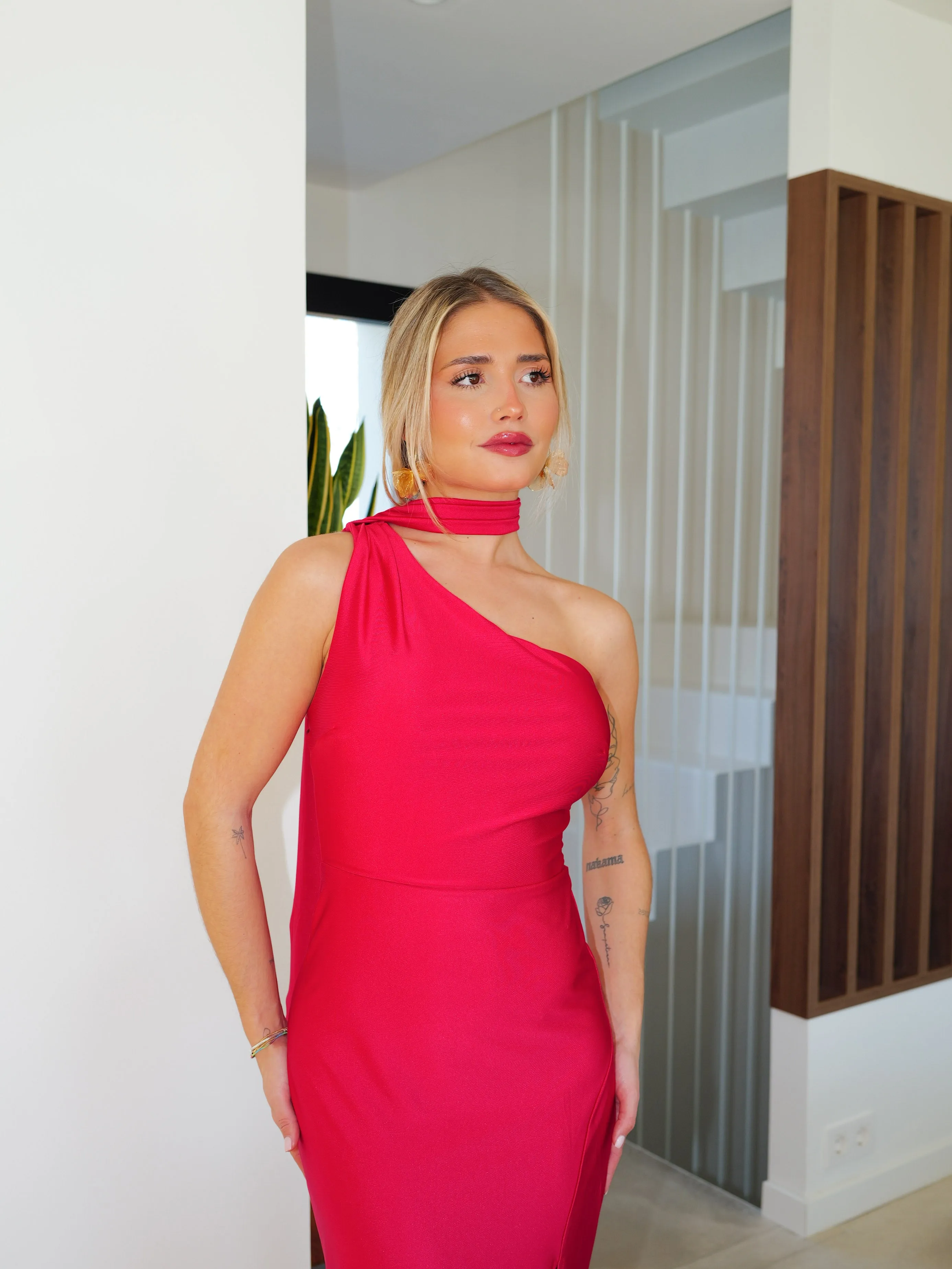 Vestido asim satin choker burdeos sold by Sorellas product image thumbnail 4