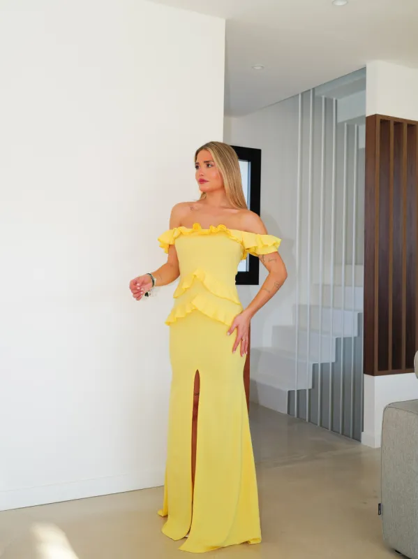 Vestido manguitos volantes amarillo sold by Sorellas