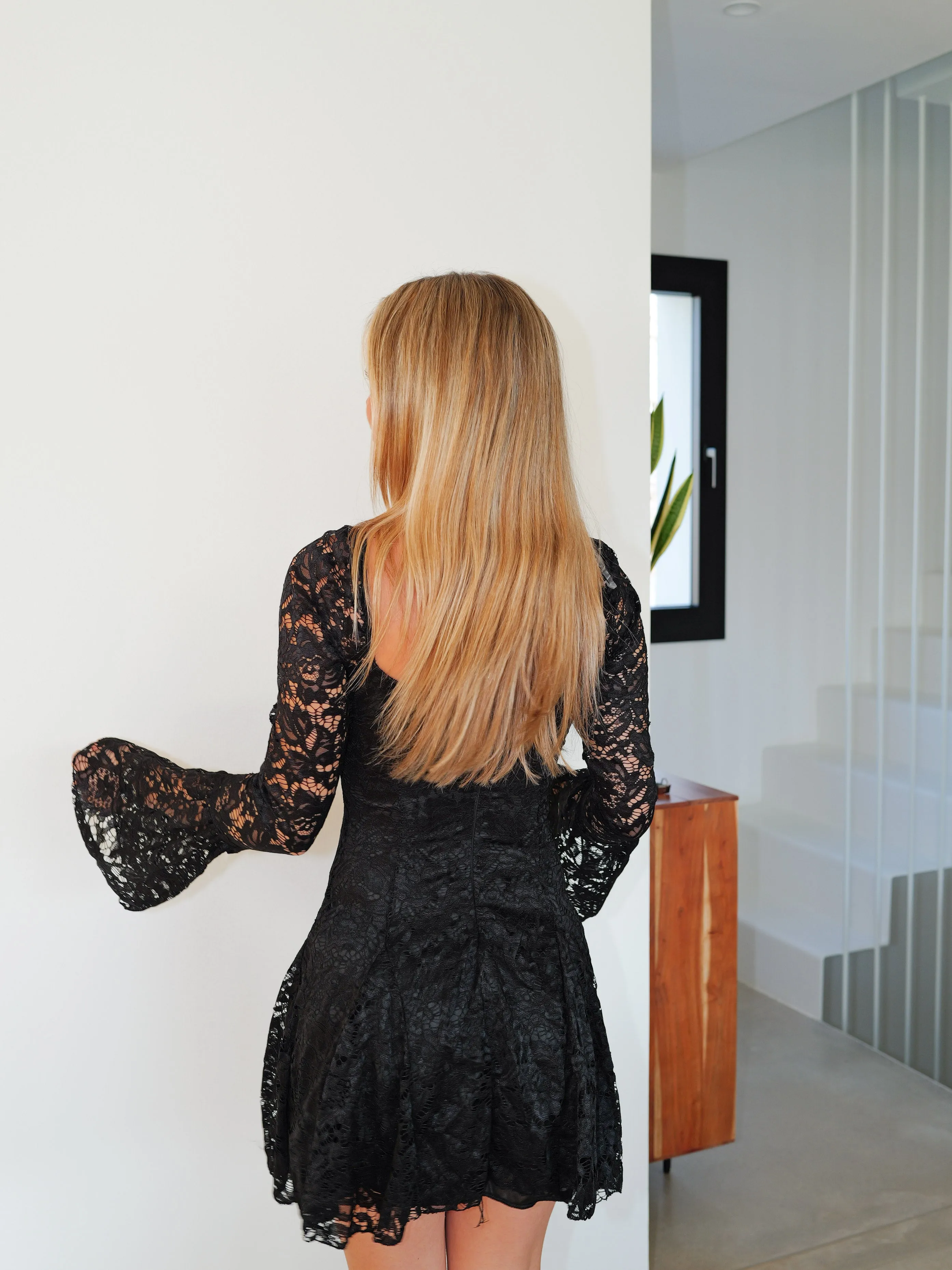 Vestido romántico encaje negro sold by Sorellas product image thumbnail 5