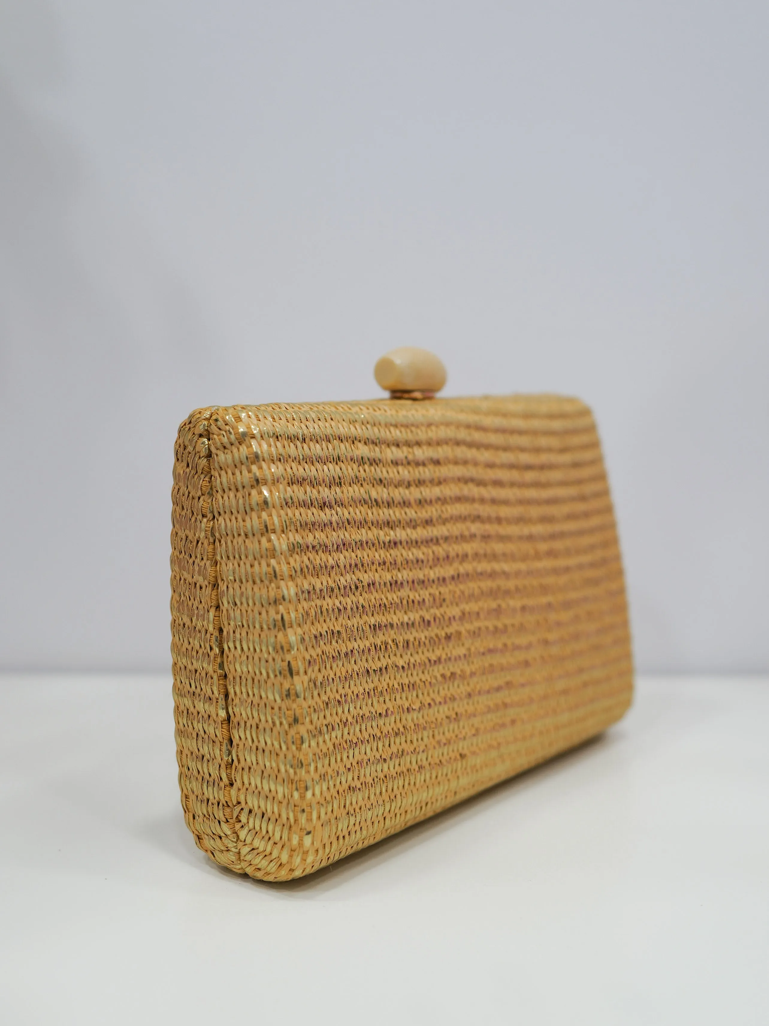 Clutch rafia dorado sold by Sorellas product image thumbnail 2