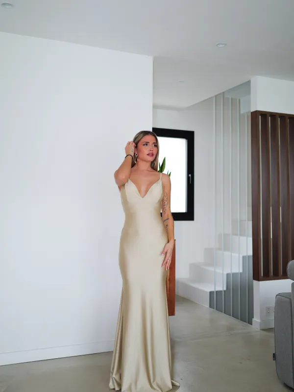 Vestido sirena tirante espalda dorado sold by Sorellas