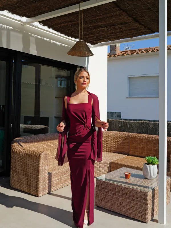 Vestido tirante capa gasa burdeos sold by Sorellas