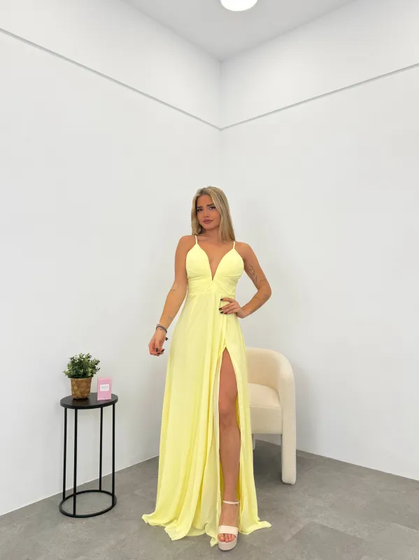 Vestido crepe pico amarillo sold by Sorellas