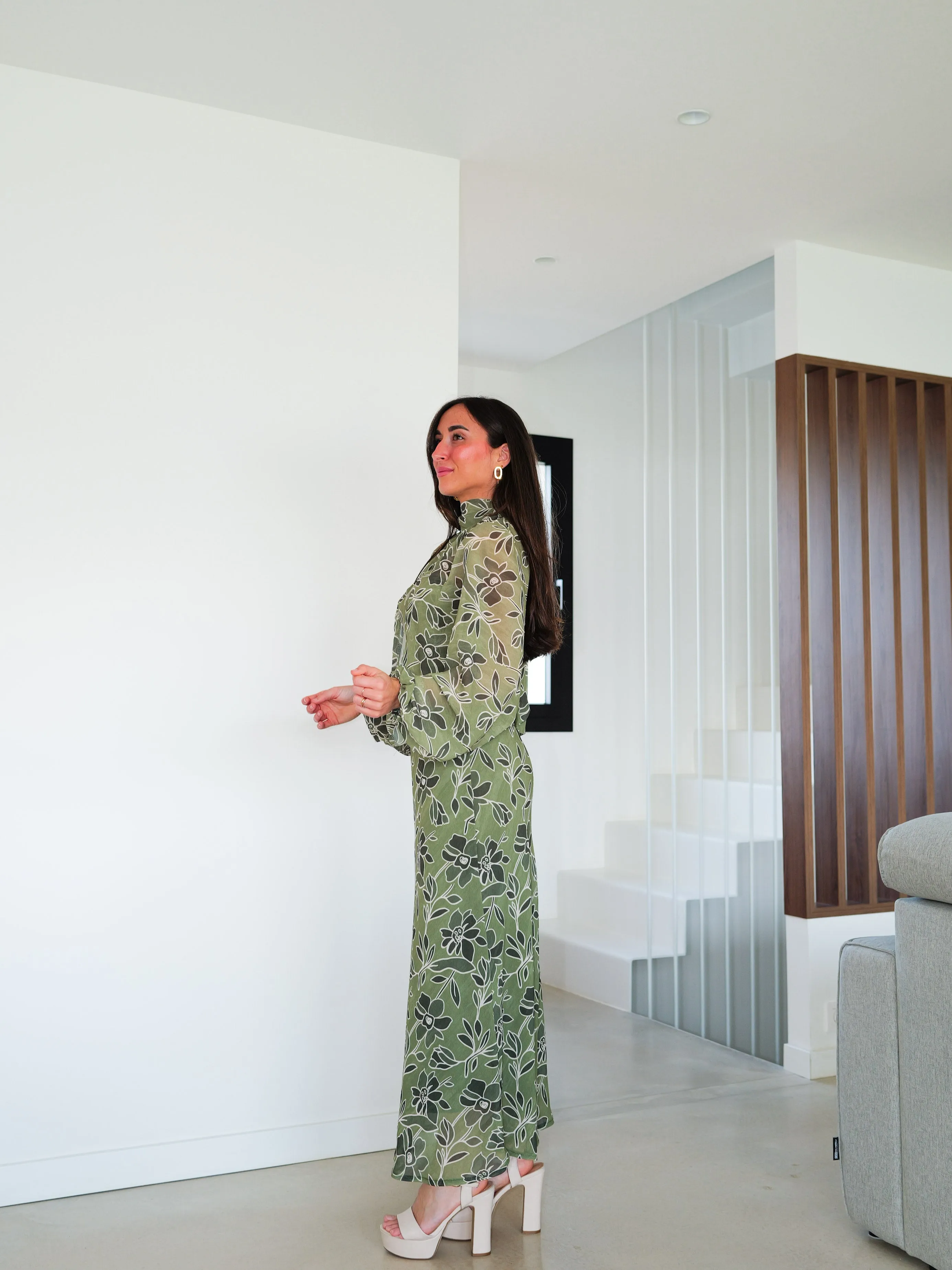 Vestido midi palabra capa gasa verde sold by Sorellas product image thumbnail 4