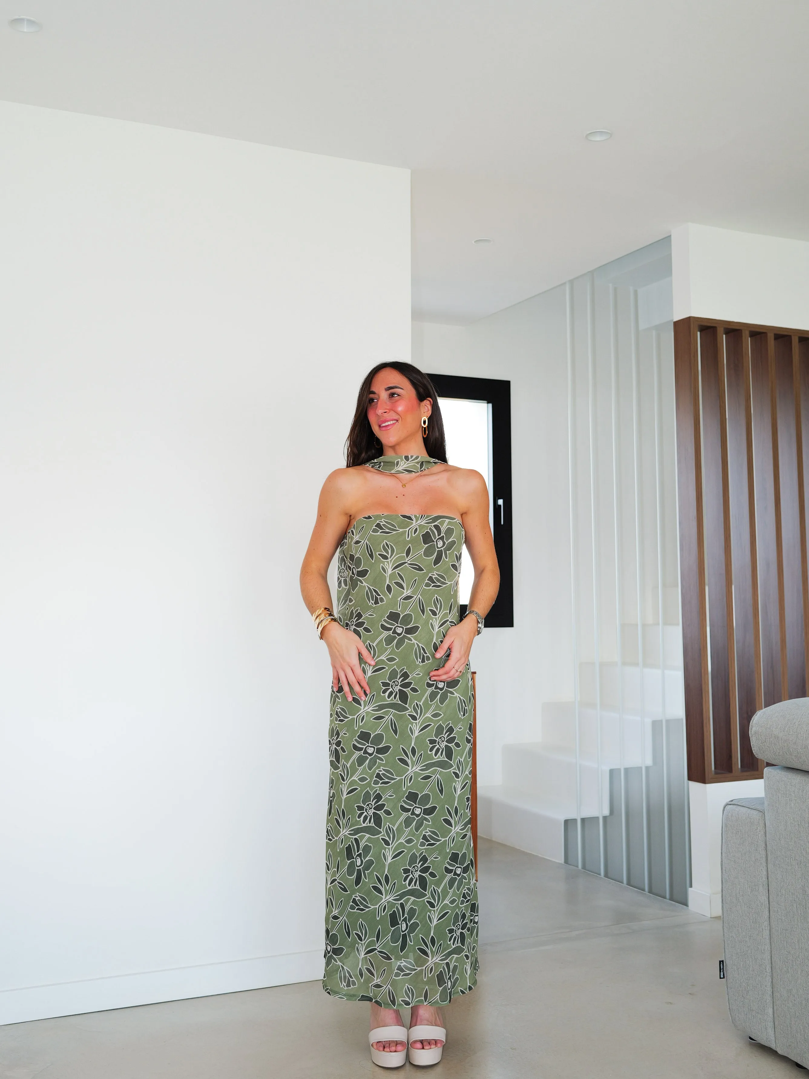 Vestido midi palabra capa gasa verde sold by Sorellas product image thumbnail 2