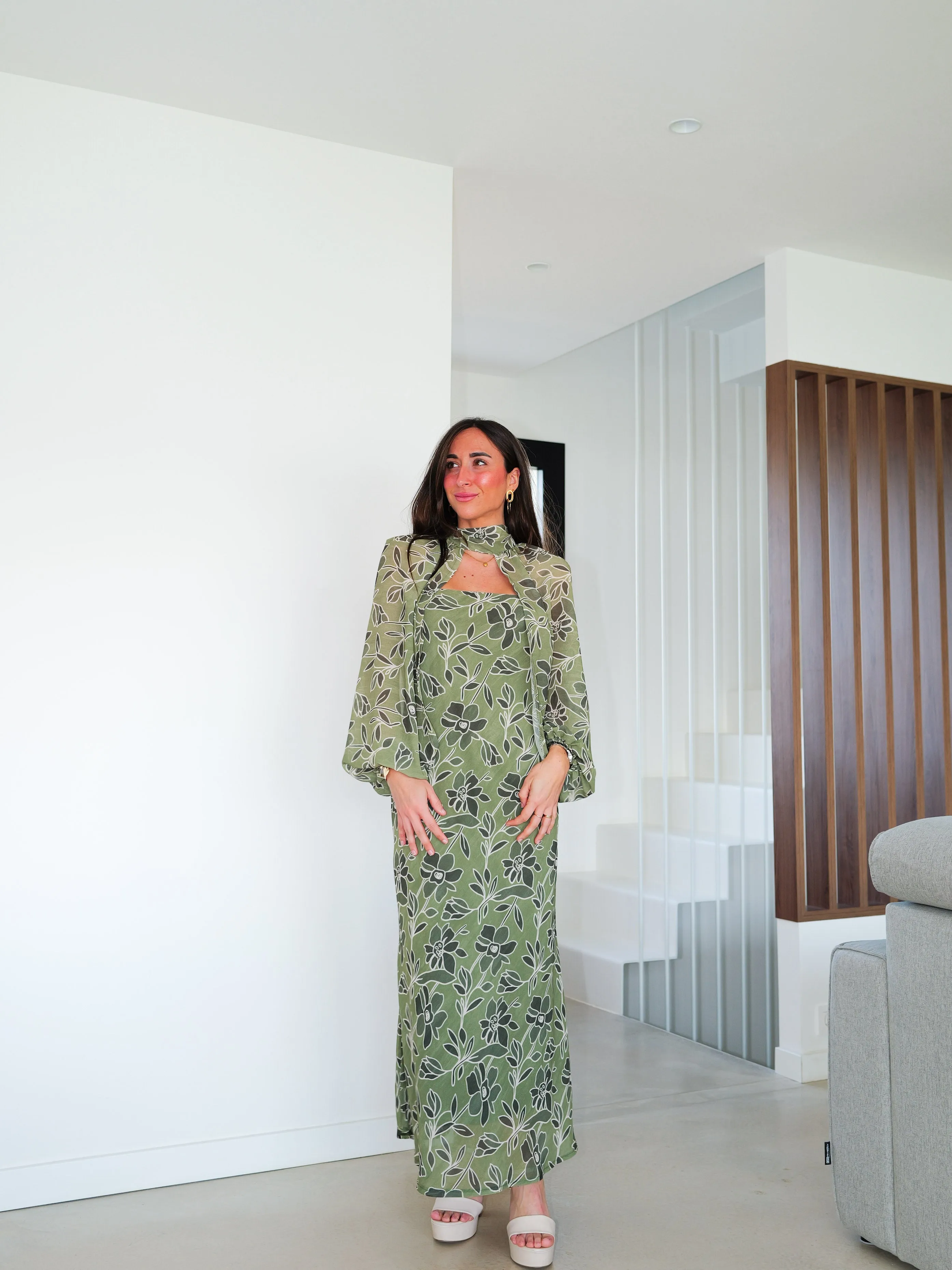 Vestido midi palabra capa gasa verde sold by Sorellas