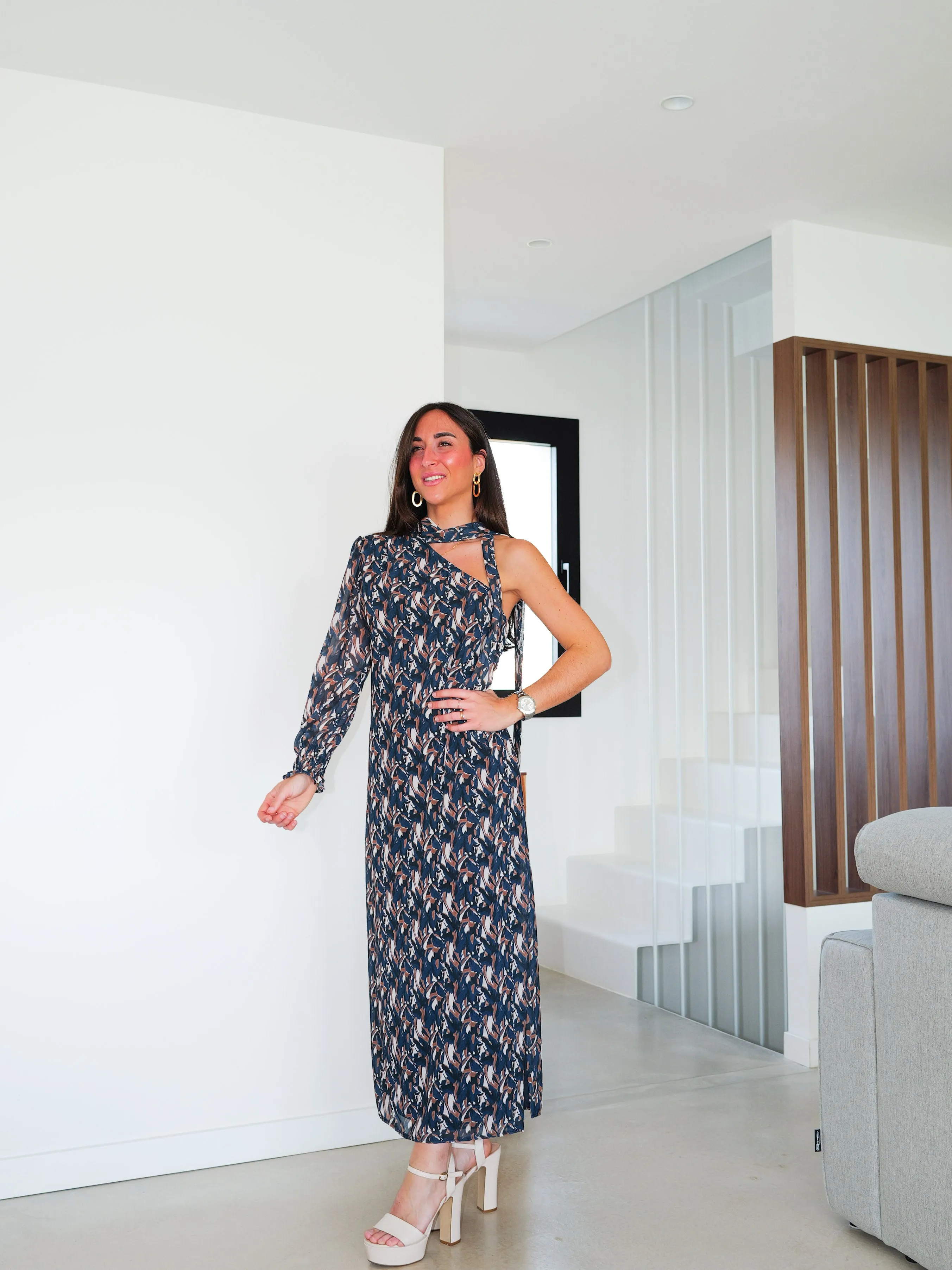 Vestido midi asim estampado choker azul sold by Sorellas product image thumbnail 5