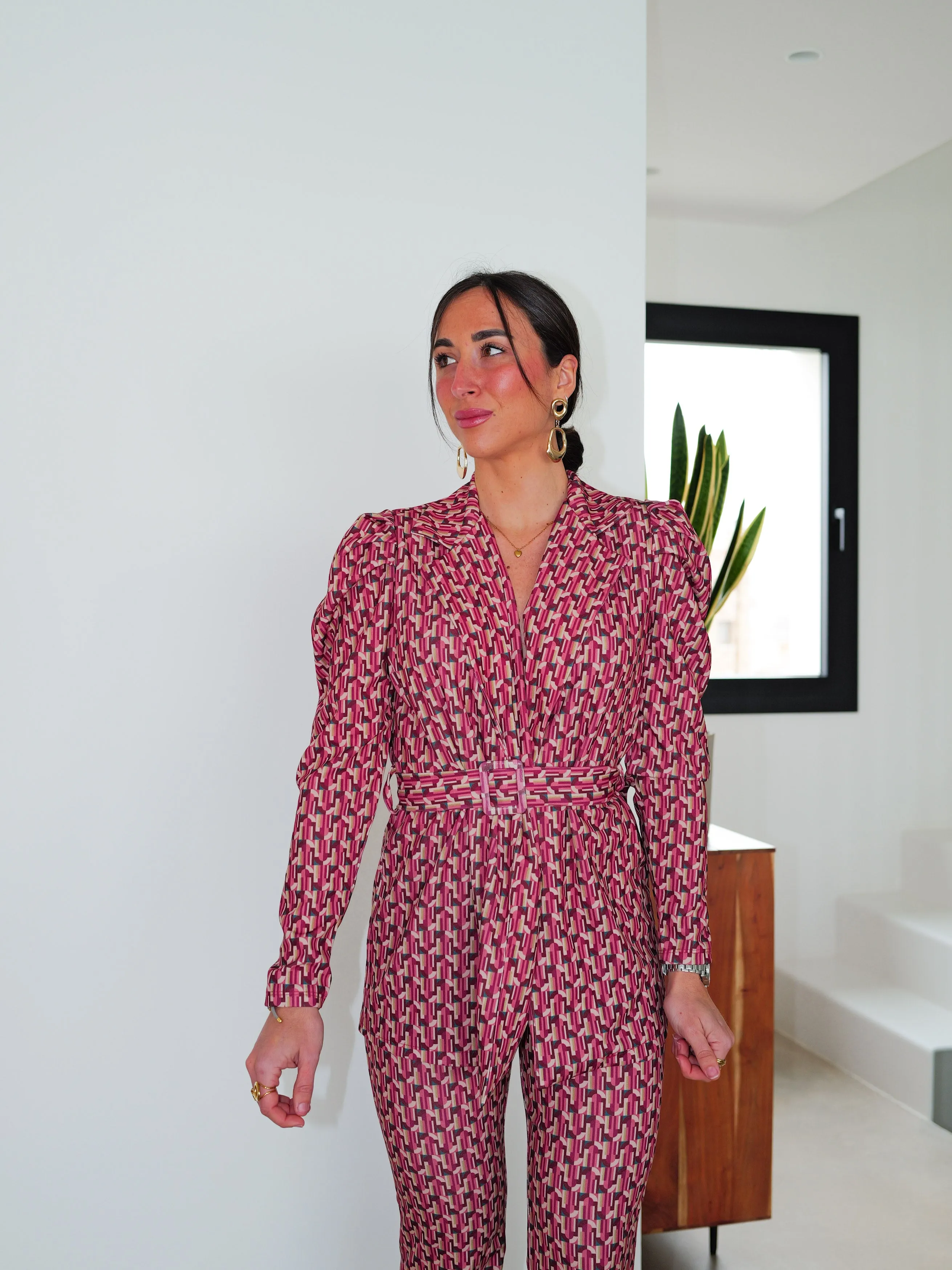 Conjunto traje cinturón rosa sold by Sorellas product image thumbnail 4