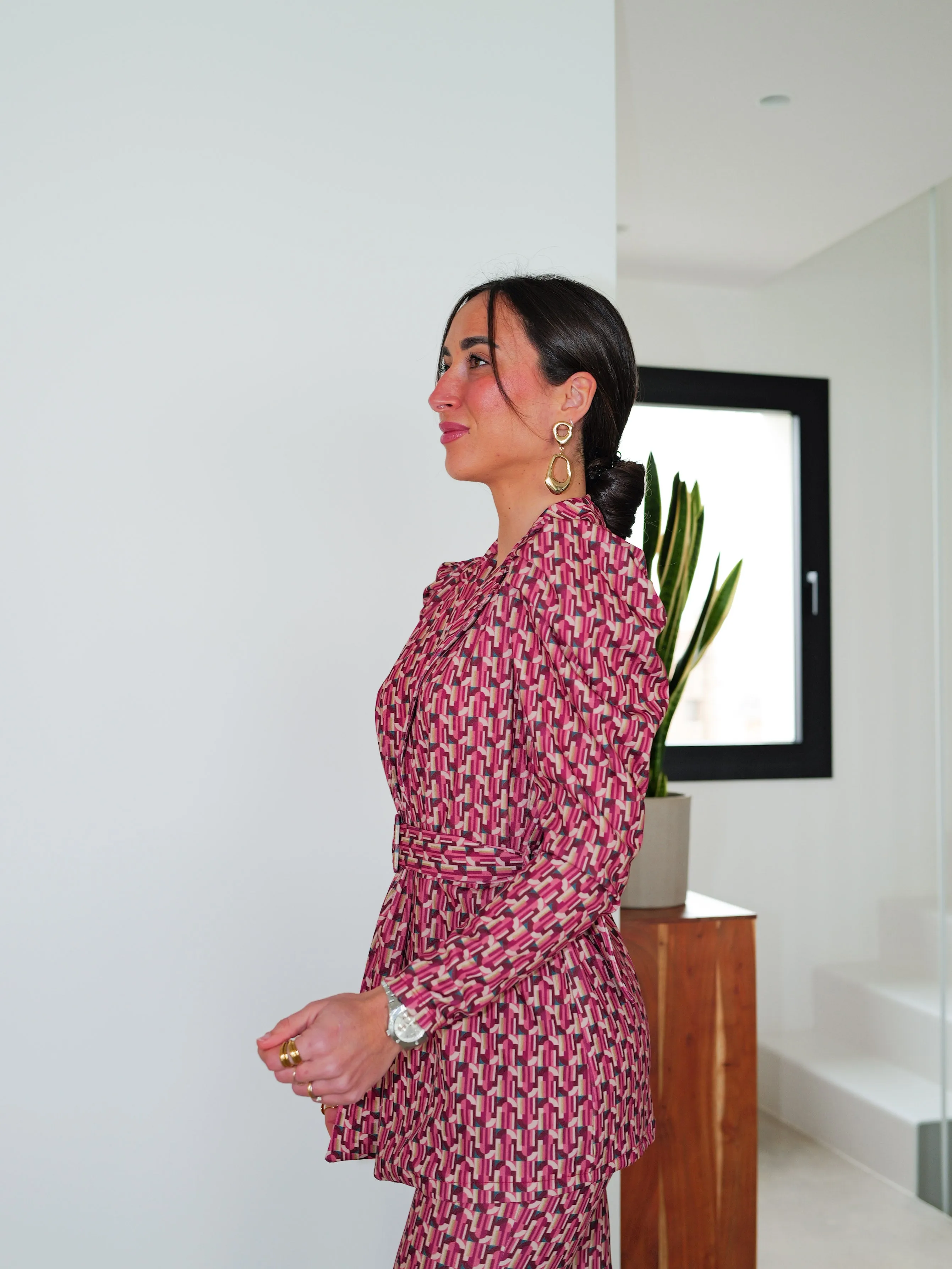 Conjunto traje cinturón rosa sold by Sorellas product image thumbnail 5