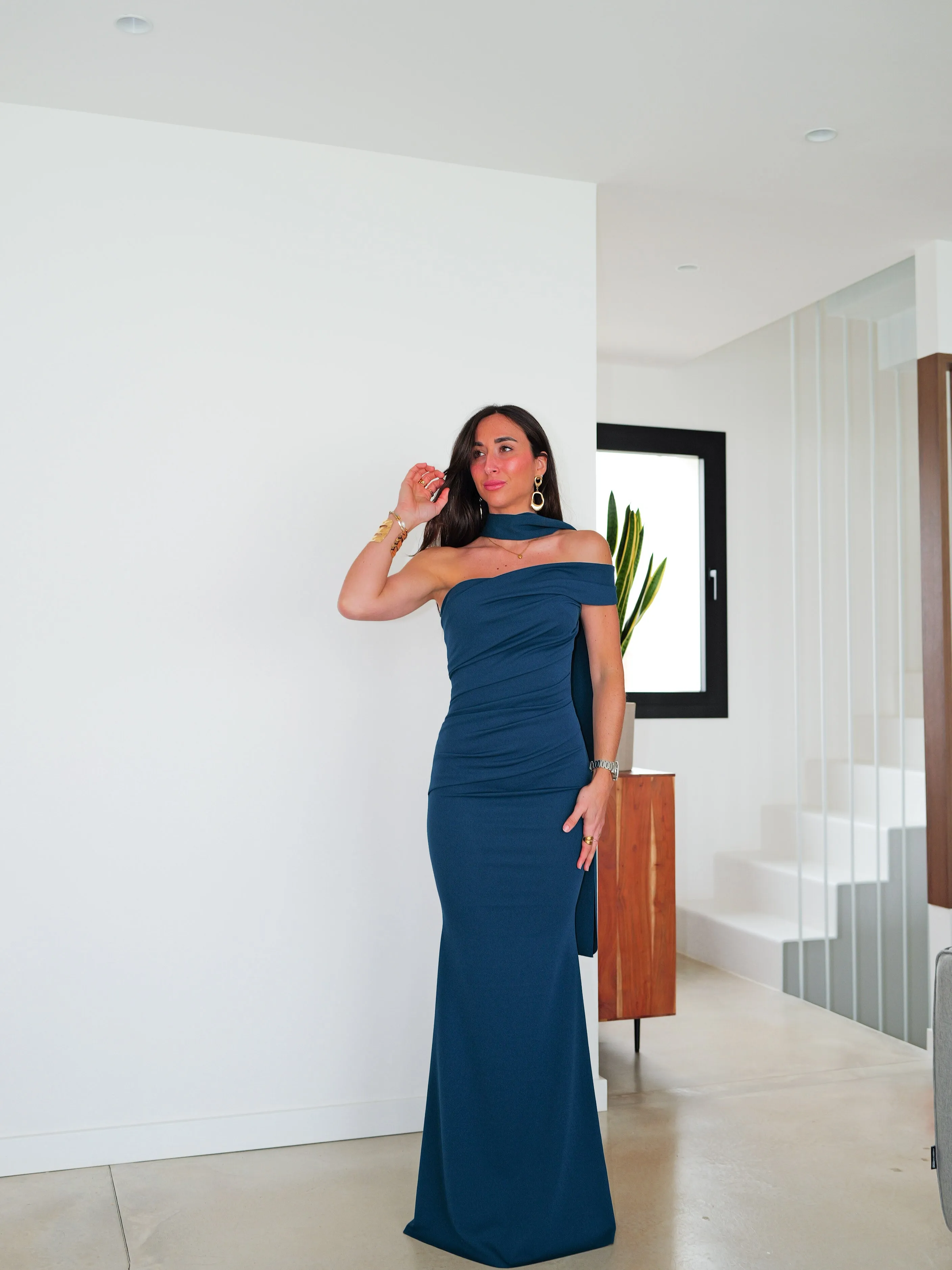 Vestido choker frunce asimétrico petróleo sold by Sorellas