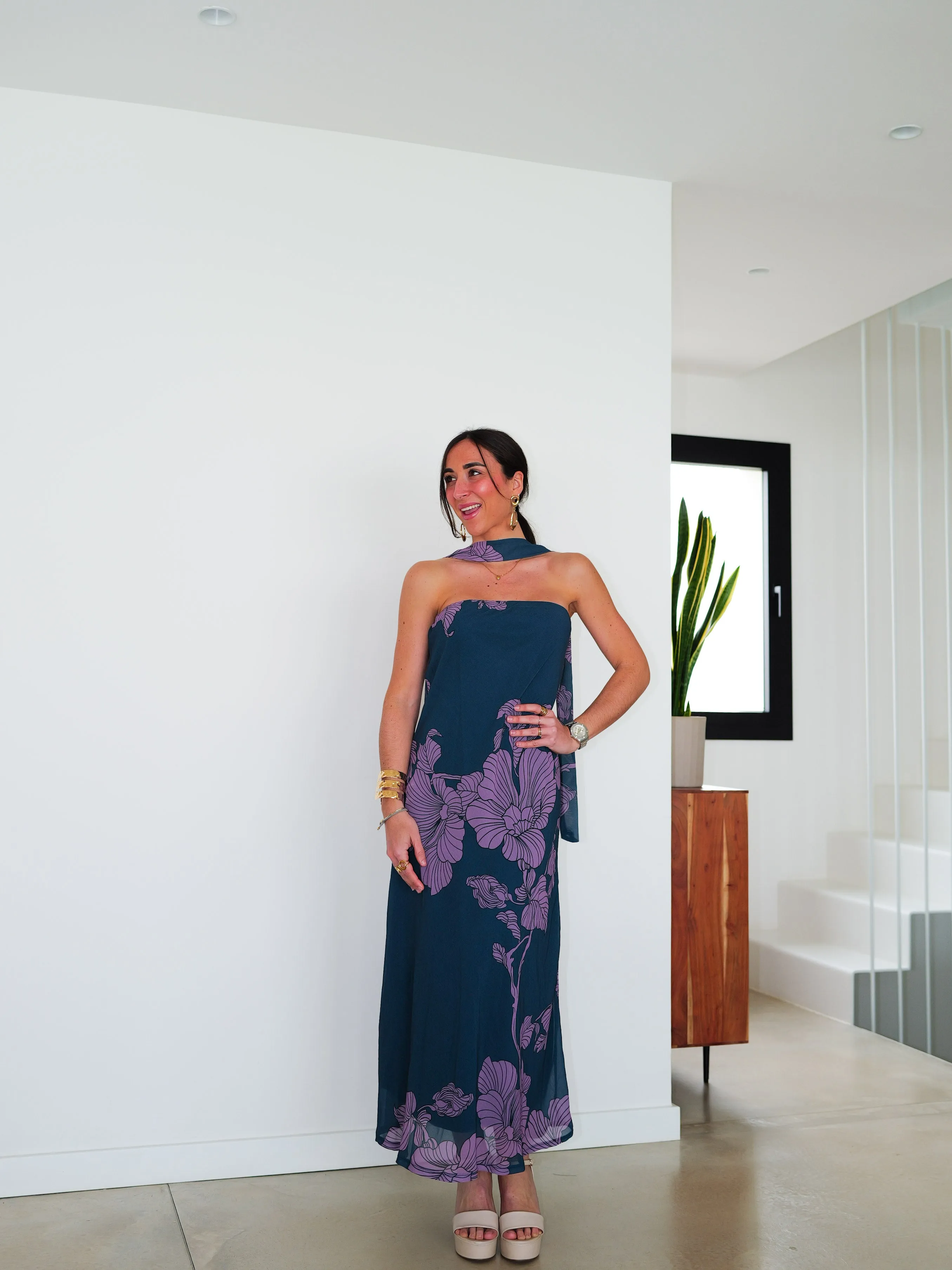 Vestido palabra midi choker flores petróleo sold by Sorellas