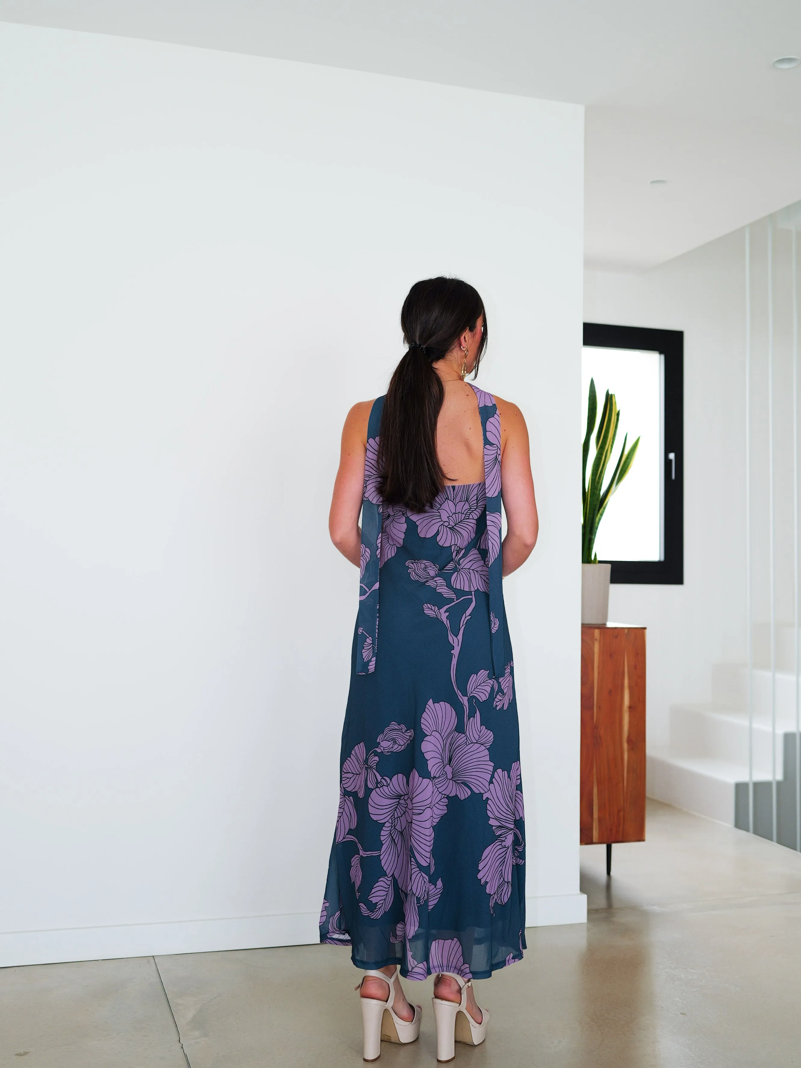 Vestido palabra midi choker flores petróleo sold by Sorellas product image thumbnail 5