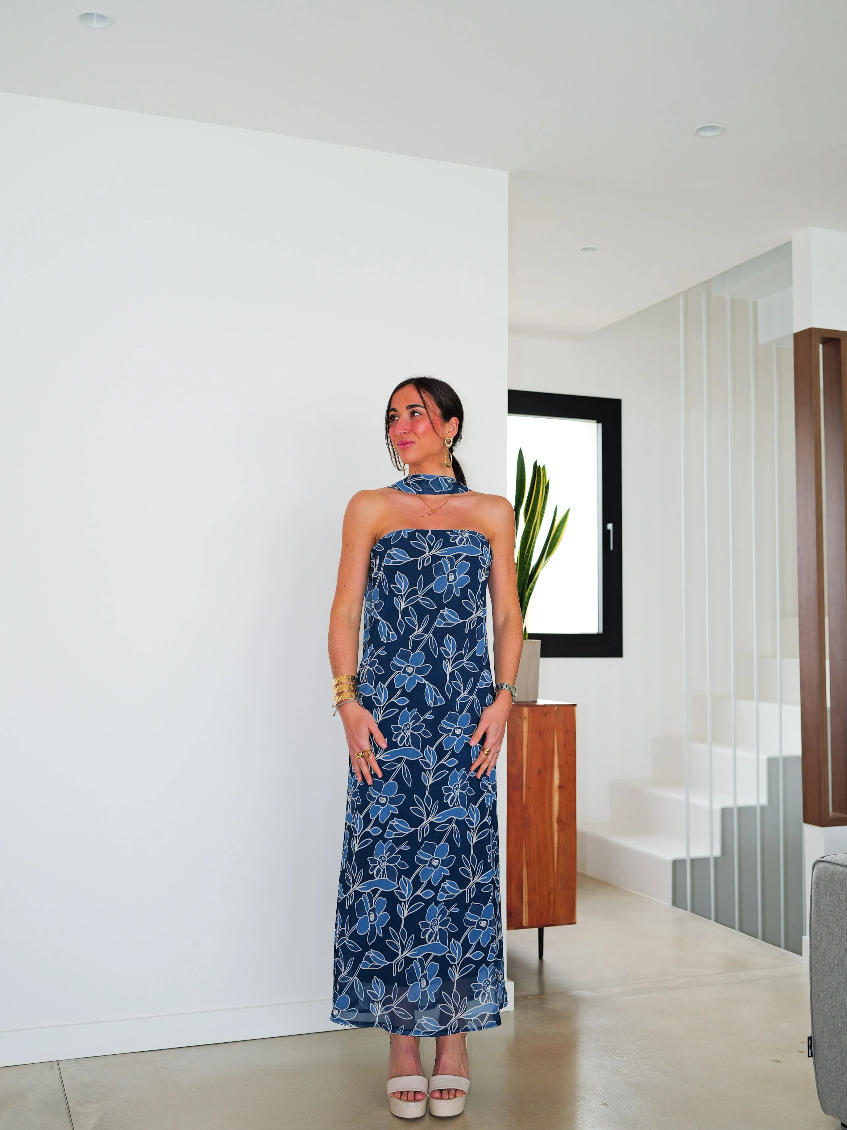 Vestido midi palabra capa gasa azul sold by Sorellas product image thumbnail 2