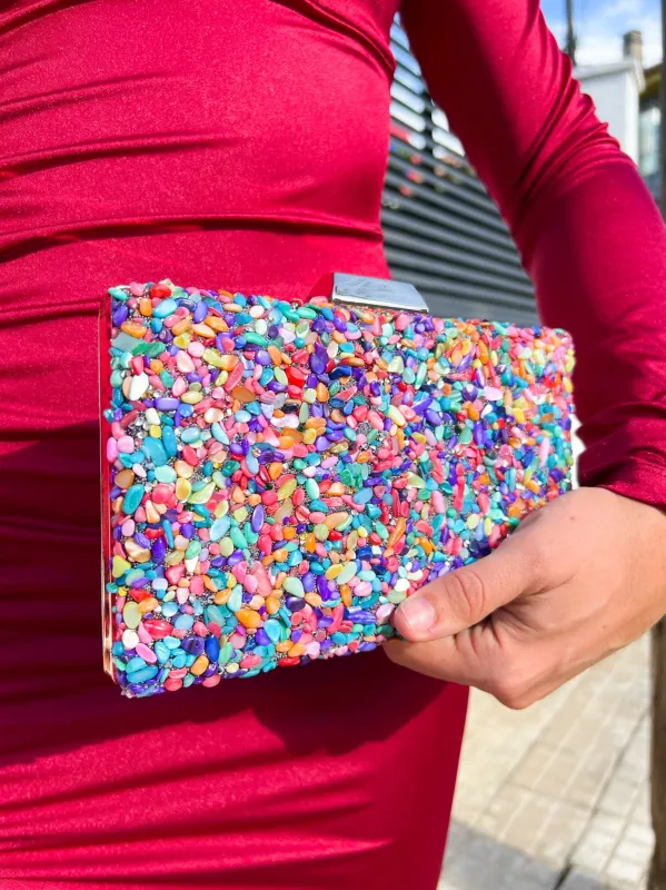 Clutch piedra colores sold by Sorellas