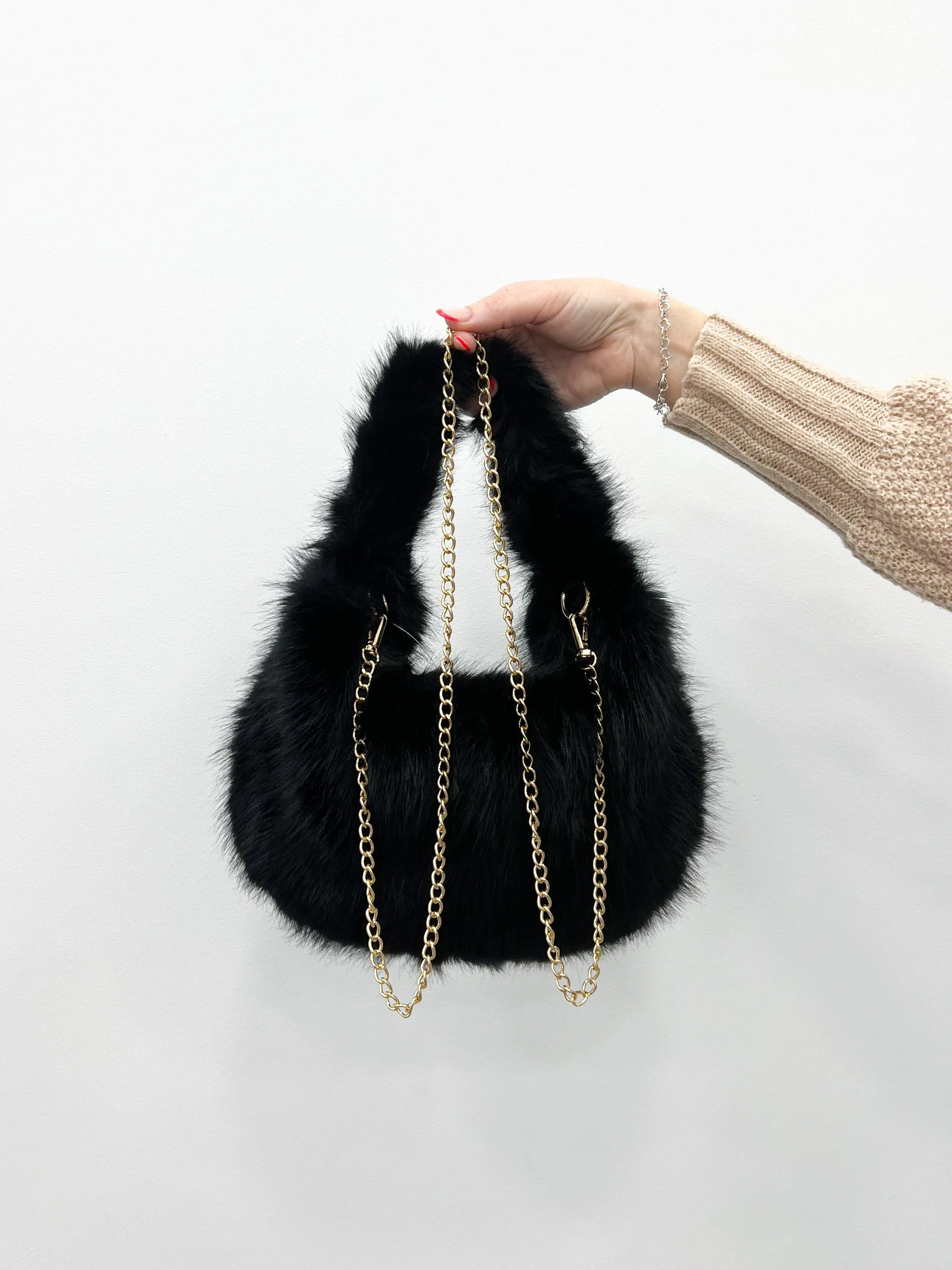 Bolso pelo negro sold by Sorellas product image thumbnail 4