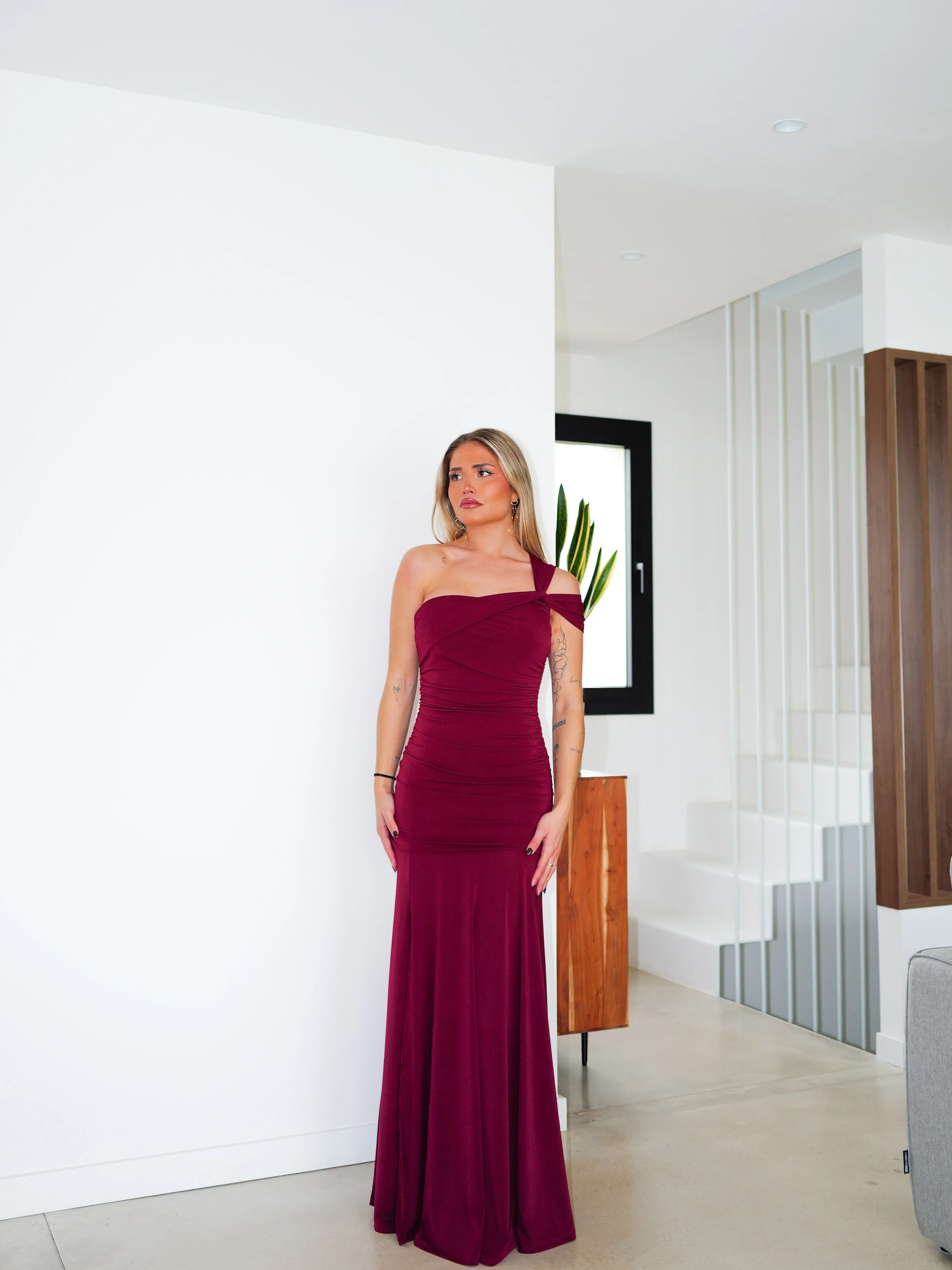 Vestido asim tirante nudo burdeos sold by Sorellas product image thumbnail 5