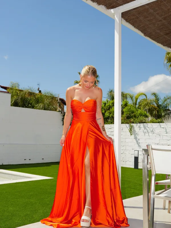 Vestido corsé tablas nudo caldera sold by Sorellas