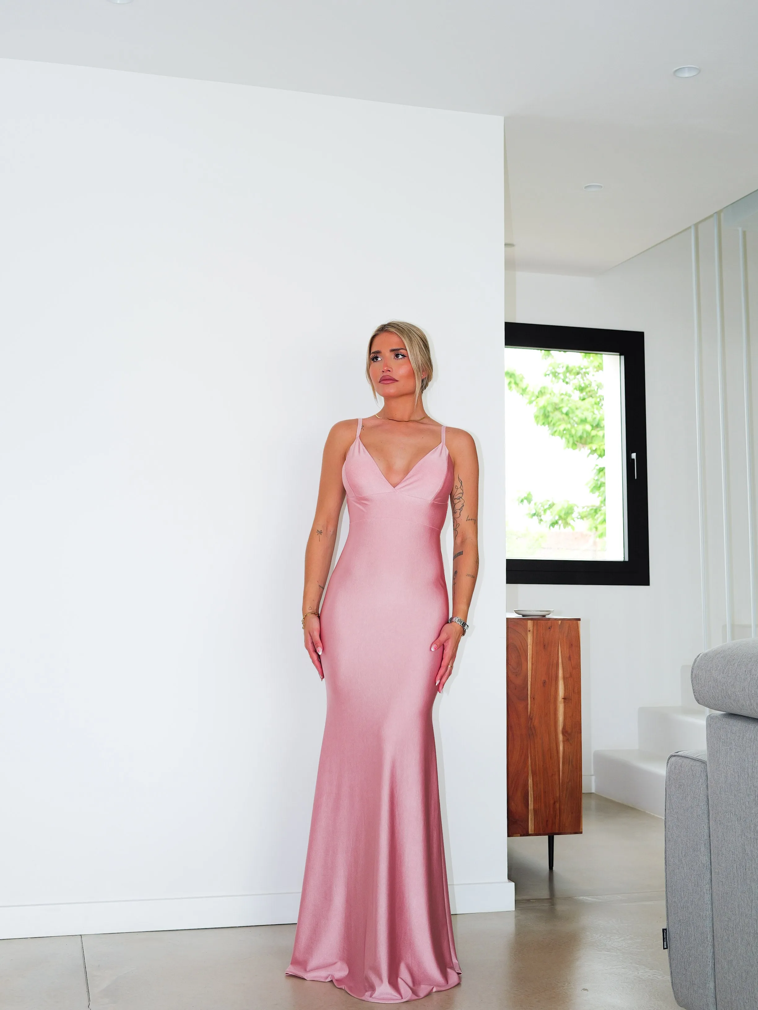 Vestido sirena tirante espalda rosa sold by Sorellas product image thumbnail 5