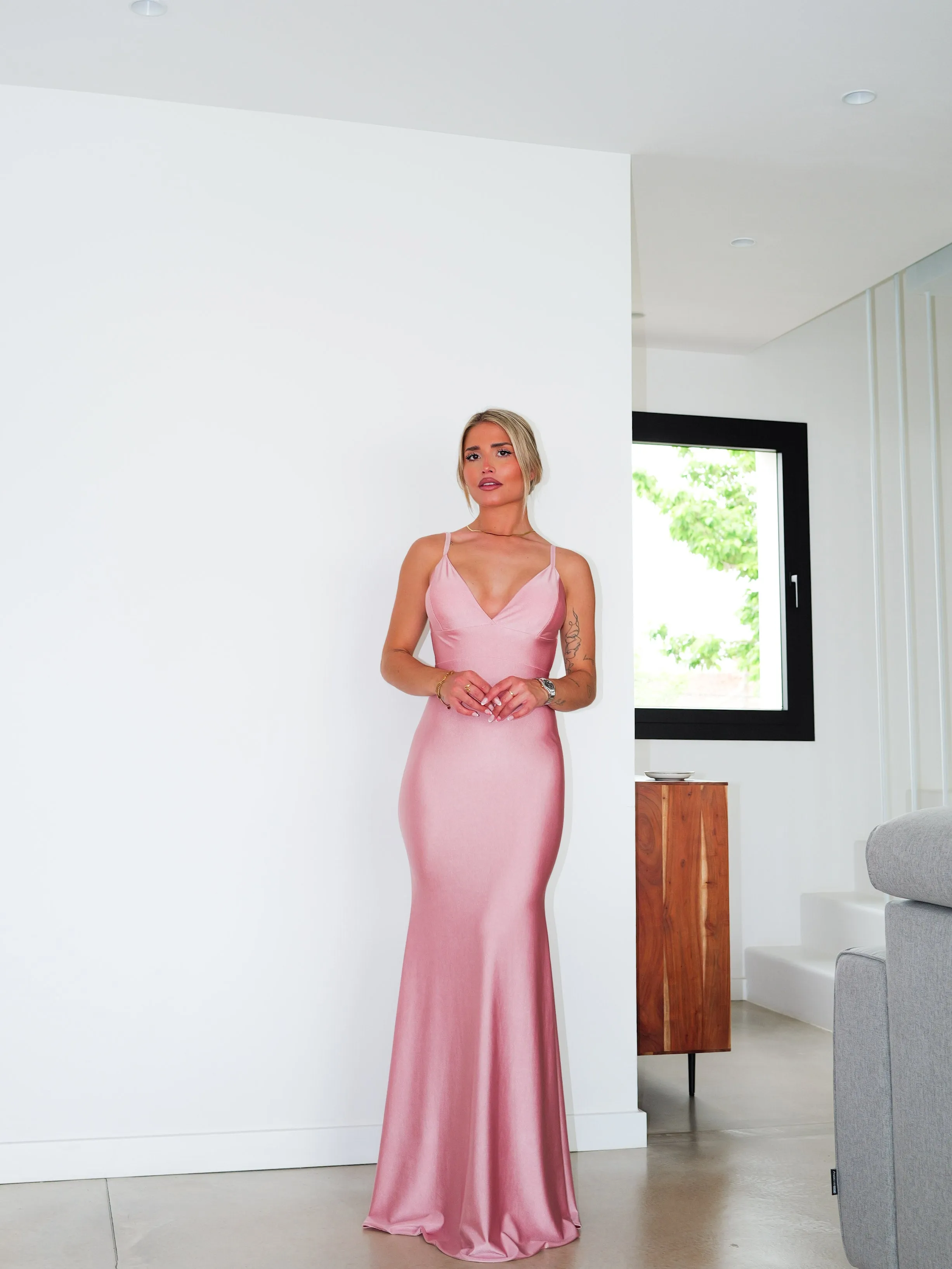 Vestido sirena tirante espalda rosa sold by Sorellas product image thumbnail 4